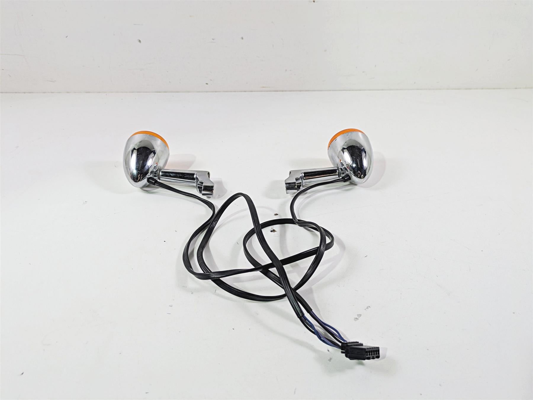 2007 Harley Sportster XL1200 C Front Turn Signal Blinker Set 68972-00 {{ shop.shopifyCountryName }} - Mototech271