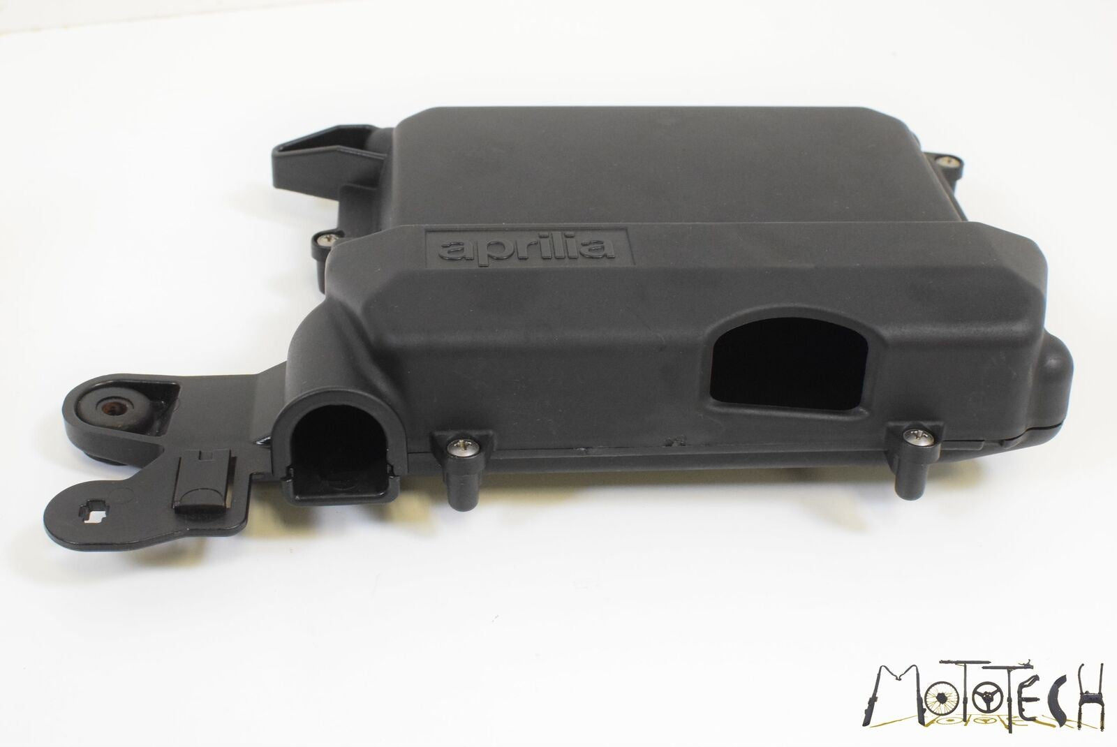 2016 Aprilia CAPONORD 1200 RALLY ECU ECM CDI Case Holder Bracket 2B000149 {{ shop.shopifyCountryName }} - Mototech271