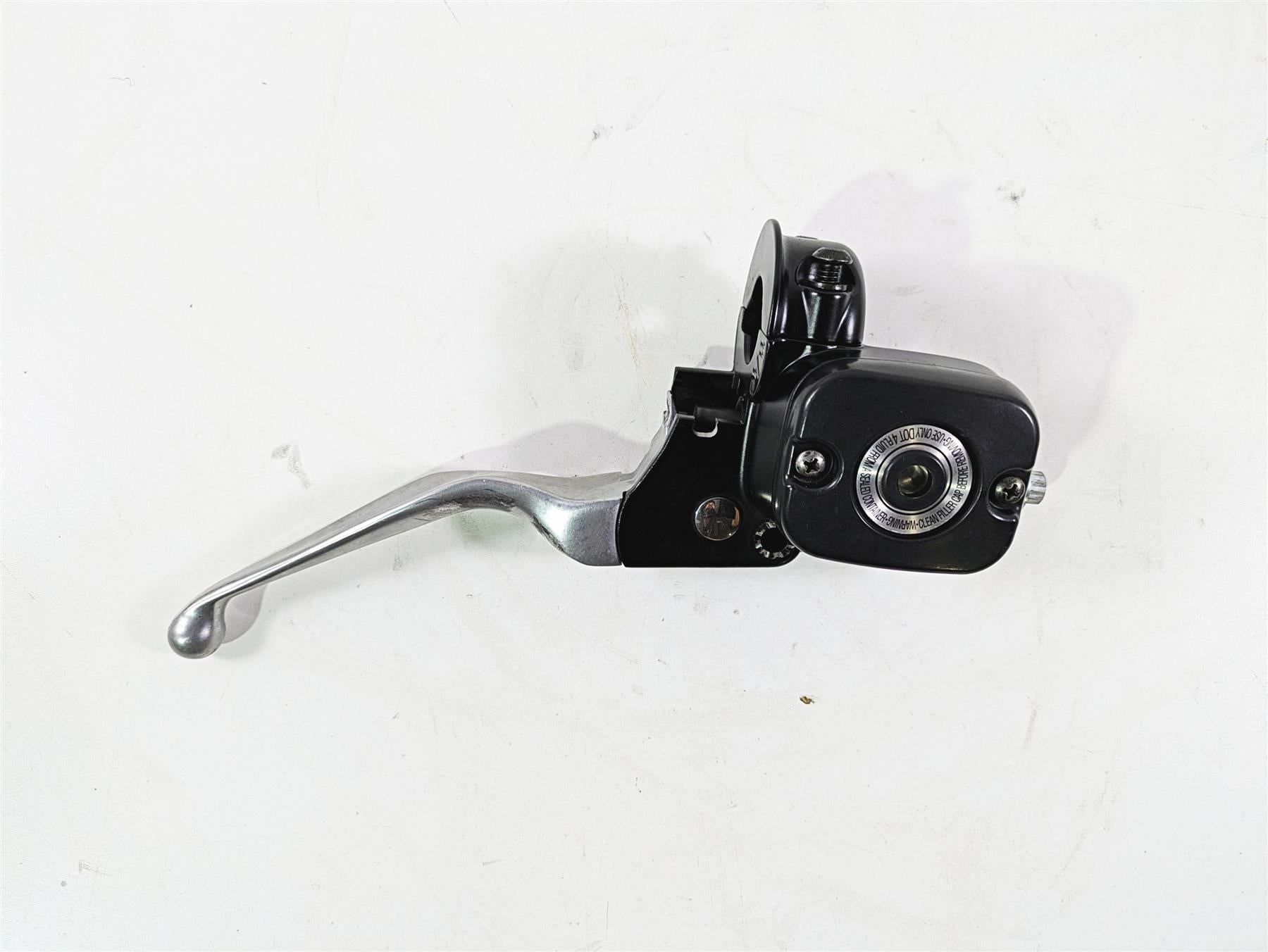 2016 Harley FXDL Dyna Low Rider Front Brake Master Cylinder 11/16" 45170-08F {{ shop.shopifyCountryName }} - Mototech271