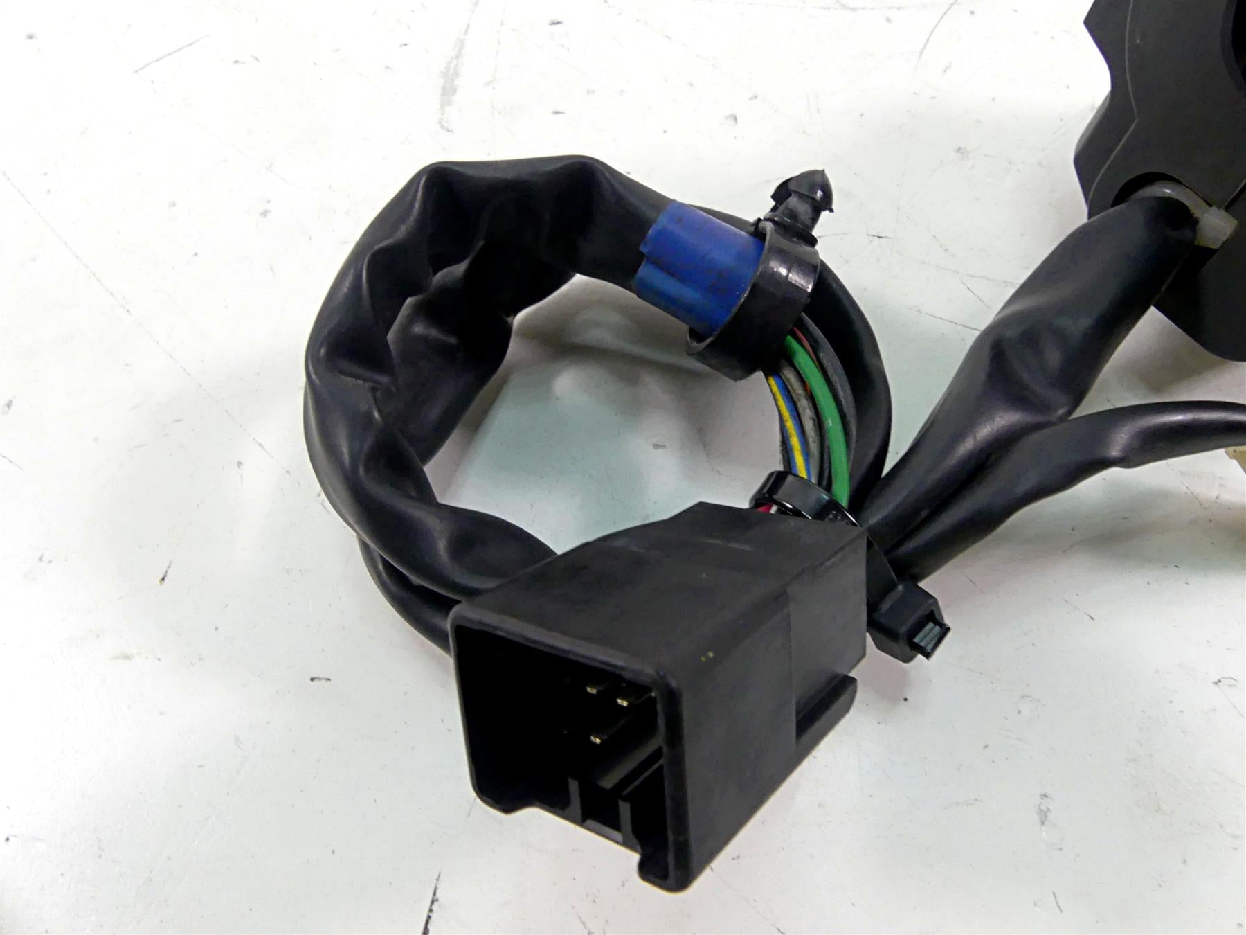 2010 Kawasaki ZX1400 ZX14 R Ninja Left Hand Blinker Control Switch 46091-0197 {{ shop.shopifyCountryName }} - Mototech271