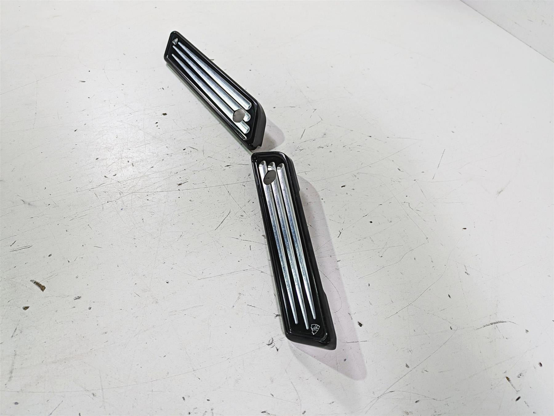 2015 Harley Touring FLHXS Street Glide Arlen Ness Deep Cut Latch Covers 03-546 {{ shop.shopifyCountryName }} - Mototech271