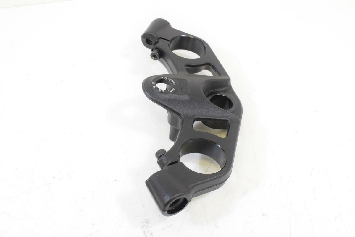 2018 KTM RC390 RC 390 Duke Upper Triple Tree Steering Clamp 90501034135 {{ shop.shopifyCountryName }} - Mototech271