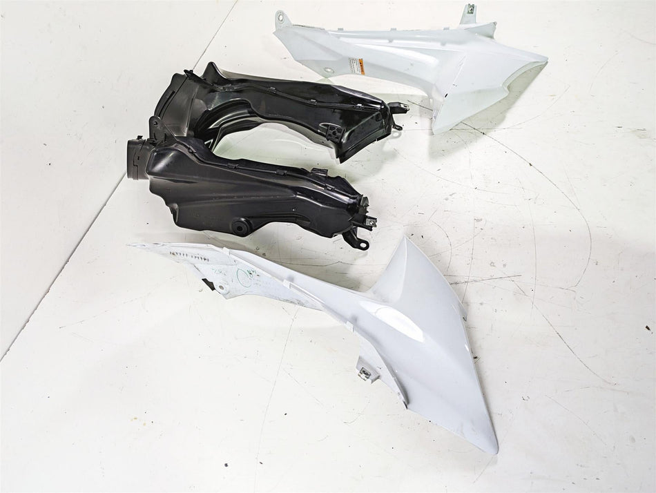 2016 Suzuki GSXR1000 Air Intake Ram & Cover Set 94420-47H00 94430-47H00 {{ shop.shopifyCountryName }} - Mototech271