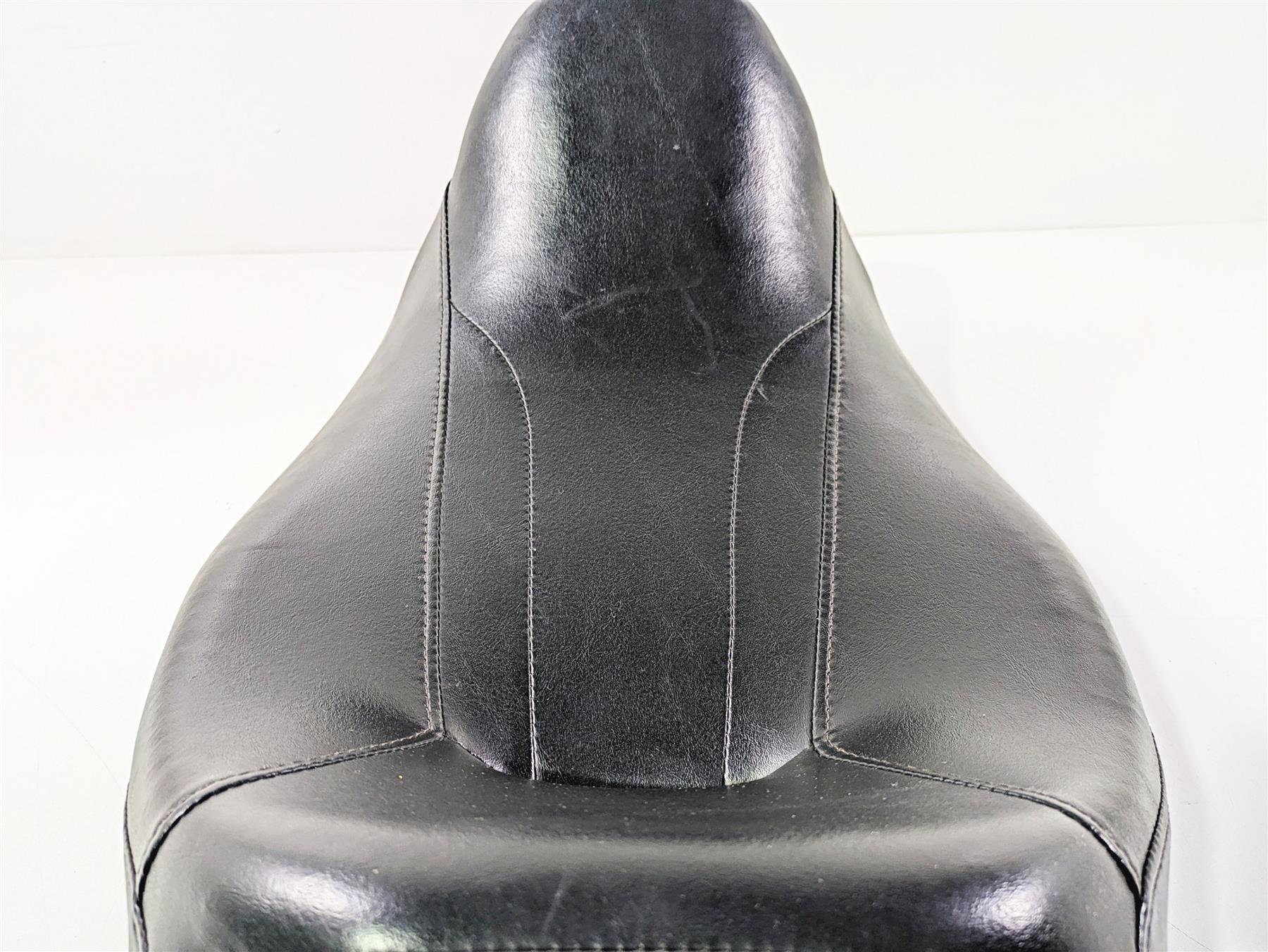 2010 Harley Touring FLHX Street Glide Seat Saddle Low 52000142 {{ shop.shopifyCountryName }} - Mototech271