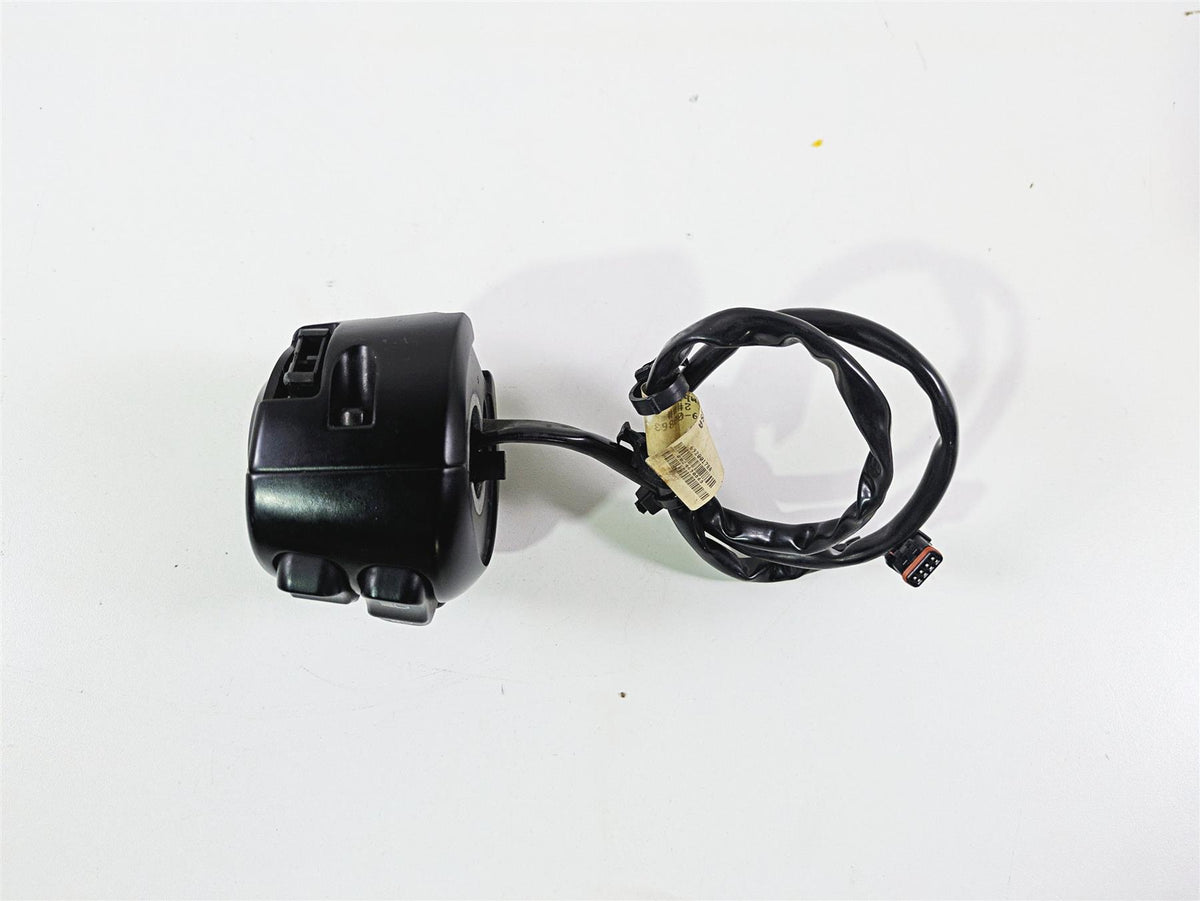 2016 Harley Touring FLHR Road King Left Hand Control Switch - Read 71500126B {{ shop.shopifyCountryName }} - Mototech271