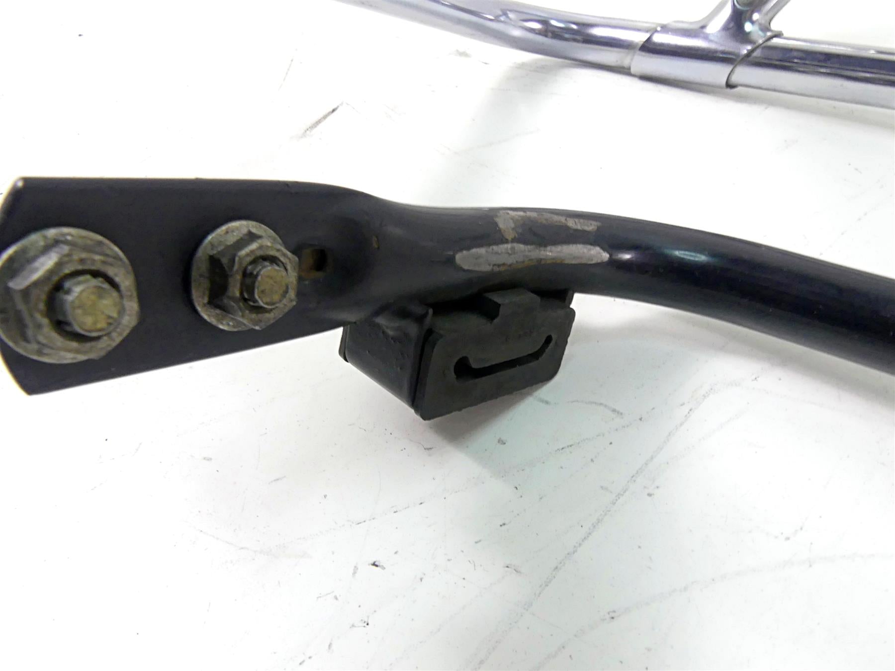 2002 Harley Touring FLHTC Electra Glide Saddlebag Guard Rail Set 49172-97 {{ shop.shopifyCountryName }} - Mototech271