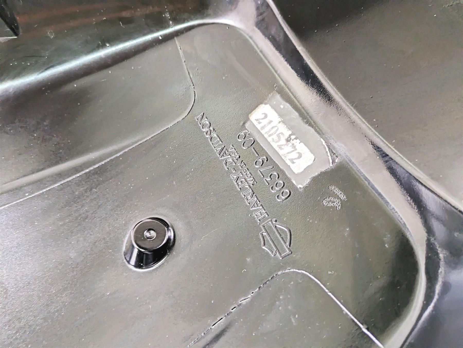 2012 Harley VRSCF Muscle V Rod Upper Tank Airbox Fairing Cover 66390-09 66379-09 {{ shop.shopifyCountryName }} - Mototech271