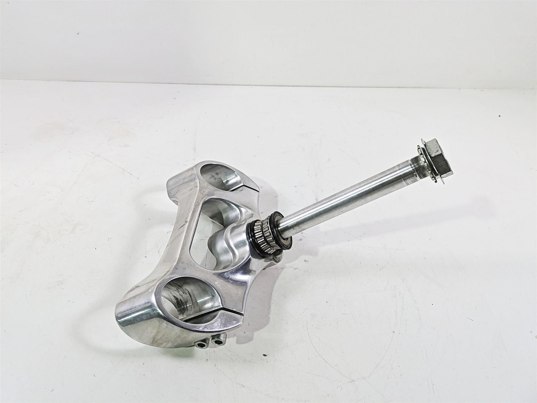 2006 Harley VRSCR Street V-Rod Lower Triple Tree Steering Clamp 46781-06A {{ shop.shopifyCountryName }} - Mototech271