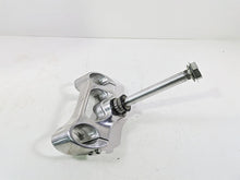 Load image into Gallery viewer, 2006 Harley VRSCR Street V-Rod Lower Triple Tree Steering Clamp 46781-06A | Mototech271
