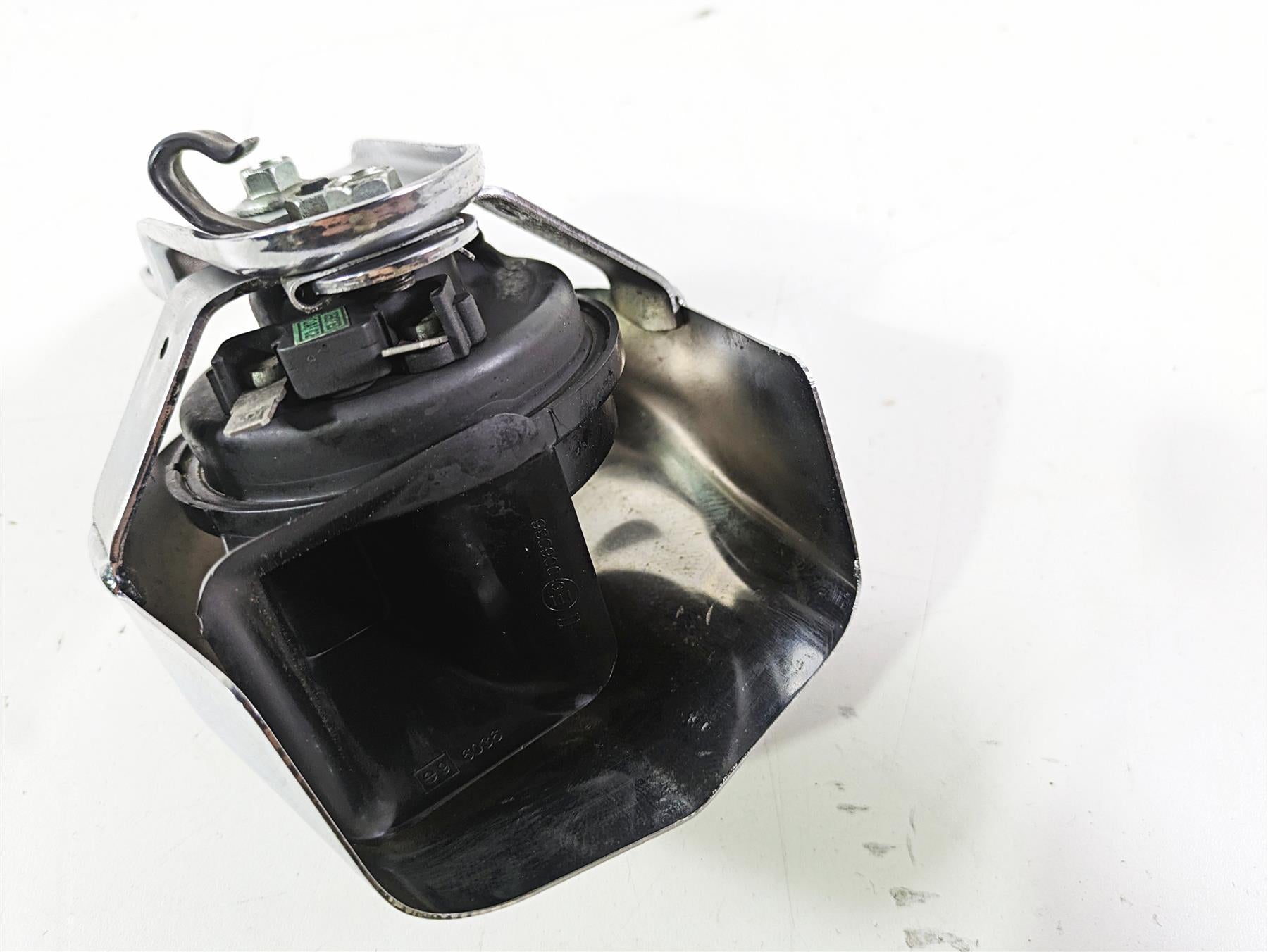 2008 Harley Touring FLHTCU E-Glide 105TH Horn With Chrome Cover 61300478A {{ shop.shopifyCountryName }} - Mototech271