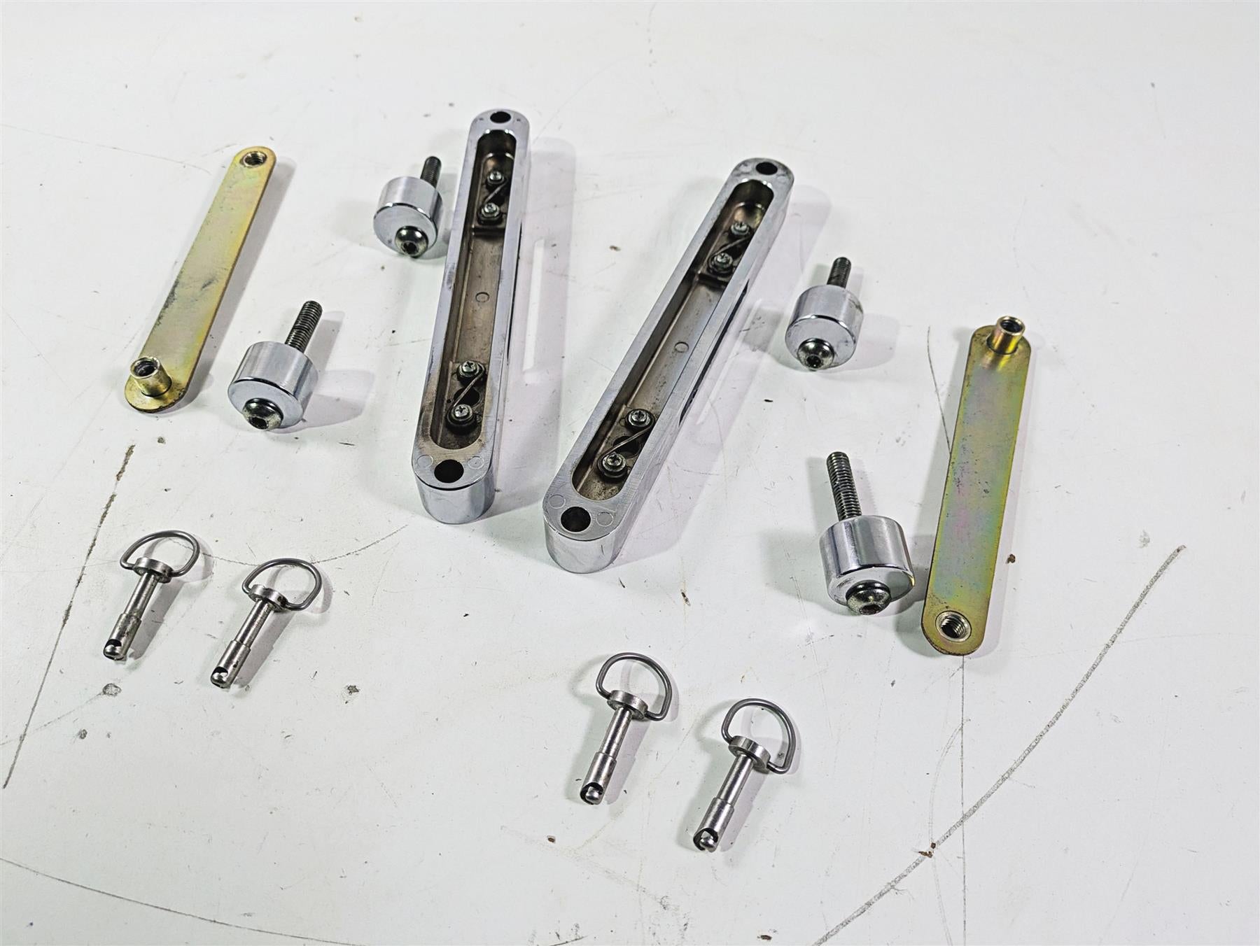 2004 Harley Softail FLSTF Fat Boy Saddlebag Quick Connect Mount Kit {{ shop.shopifyCountryName }} - Mototech271