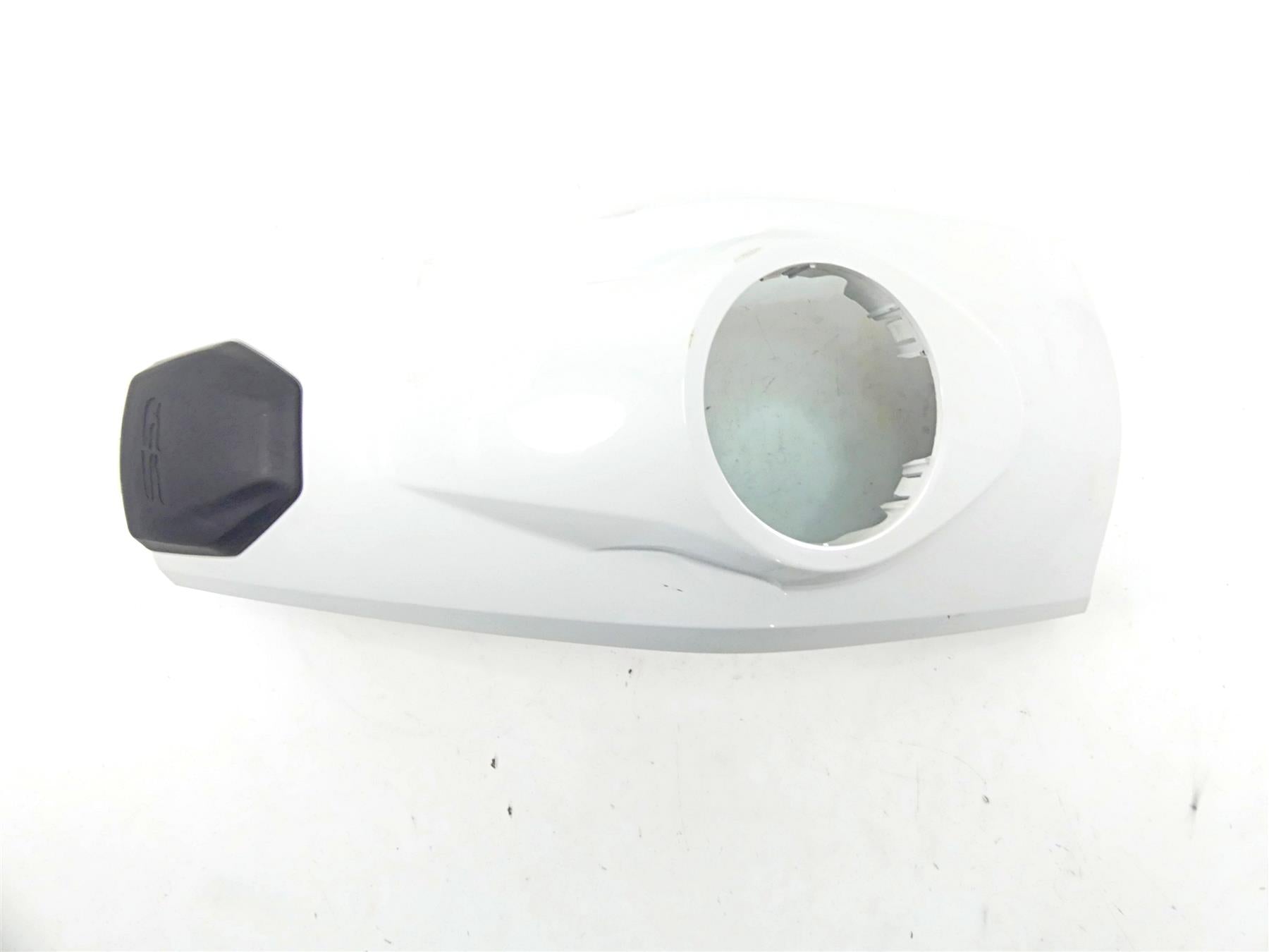2014 BMW R1200GS K50 Center Fuel Gas Petrol Tank Cover Cowl 46638533667 8536978 {{ shop.shopifyCountryName }} - Mototech271