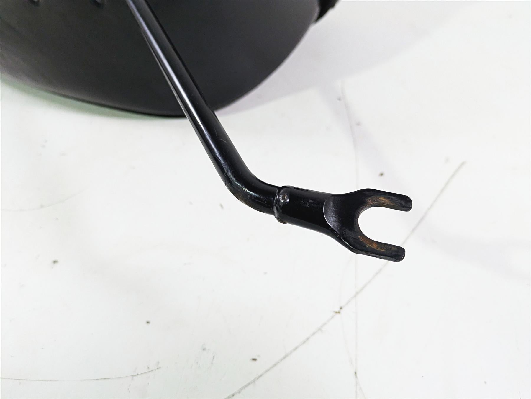 2004 Harley Softail FLSTF Fat Boy Left Side Saddlebag + Mount 90452-04 {{ shop.shopifyCountryName }} - Mototech271