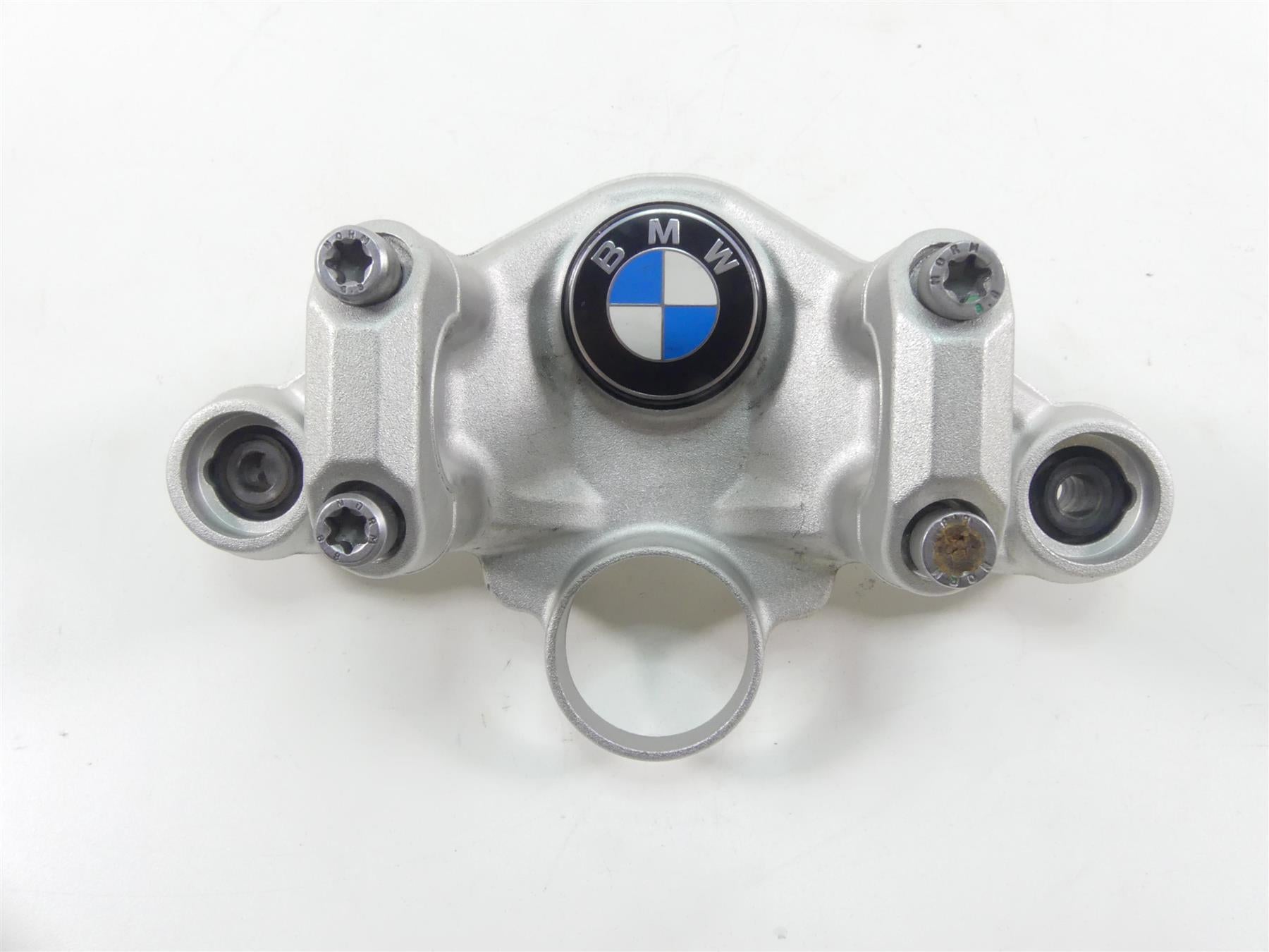 2019 BMW R1250GS K50 Upper Triple Tree Steering Clamp 31428555851 {{ shop.shopifyCountryName }} - Mototech271