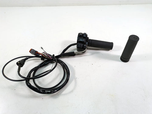 2006 Harley Touring FLHTCUI Electra Glide Right Hand Control Switch 71684-06A | Mototech271