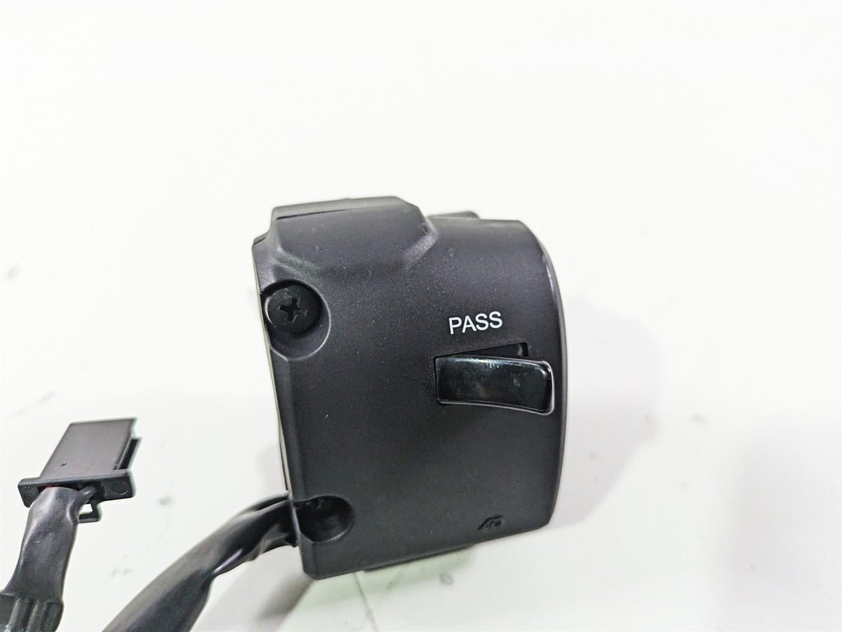 2022 Kawasaki ZR900RS Cafe Left Hand Turn Signal Light Control Switch 46091-0618 {{ shop.shopifyCountryName }} - Mototech271