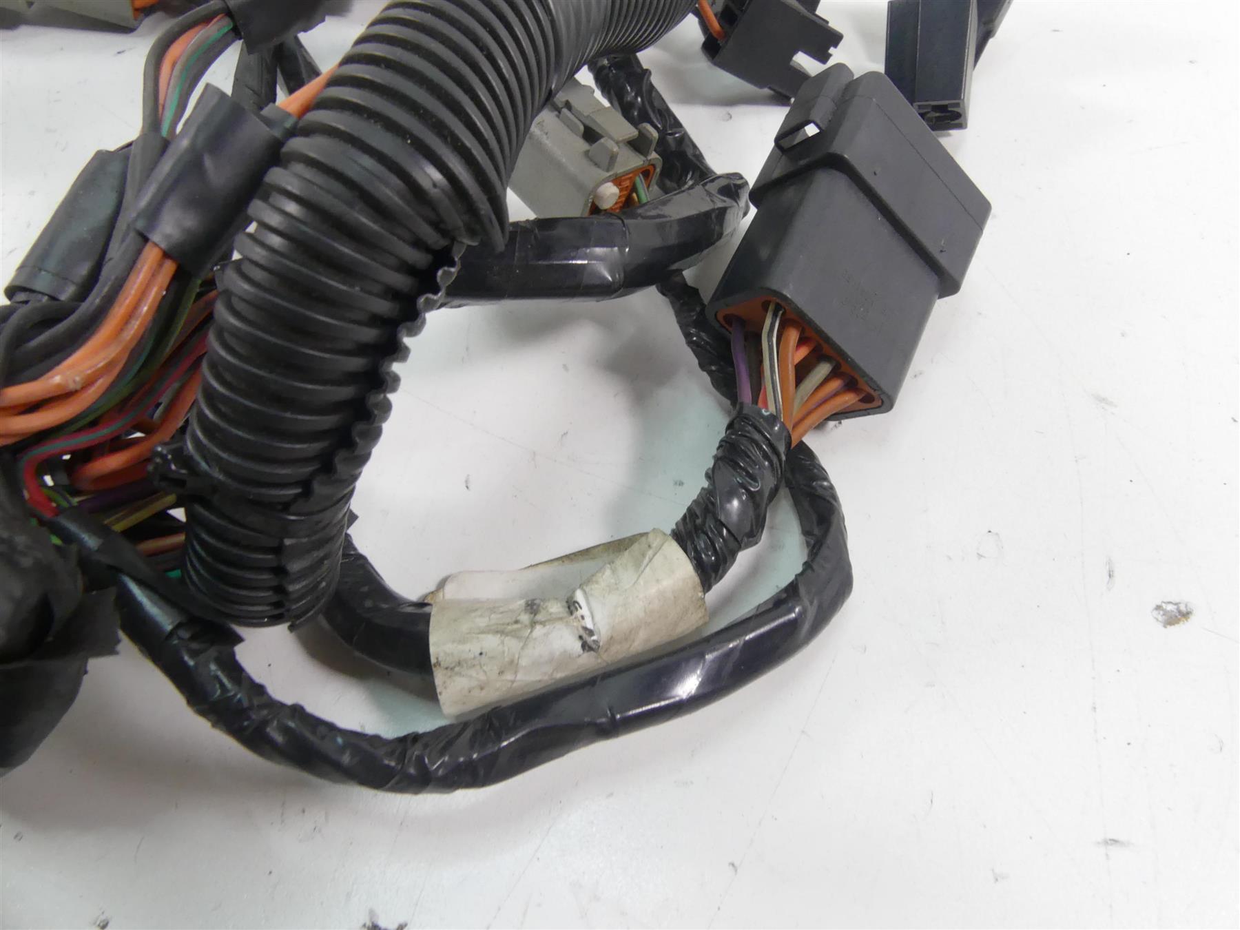 2005 Harley Touring CVO FLHTC SE Electra Glide Front Wiring Harness 70232-04 {{ shop.shopifyCountryName }} - Mototech271