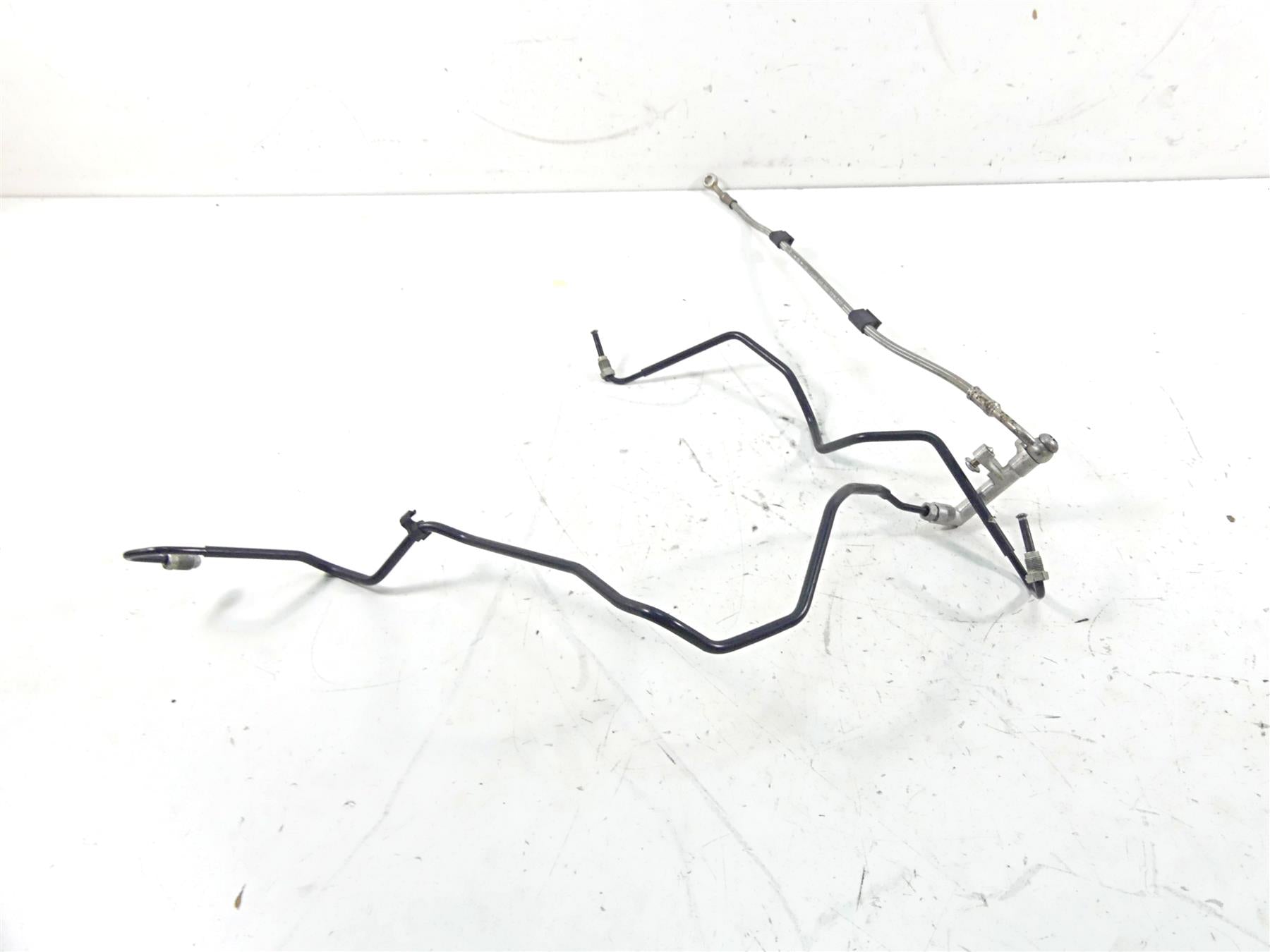 2009 BMW R1200 GS K25 Rear Abs Brake Line Set 34327724646 34327673646 {{ shop.shopifyCountryName }} - Mototech271