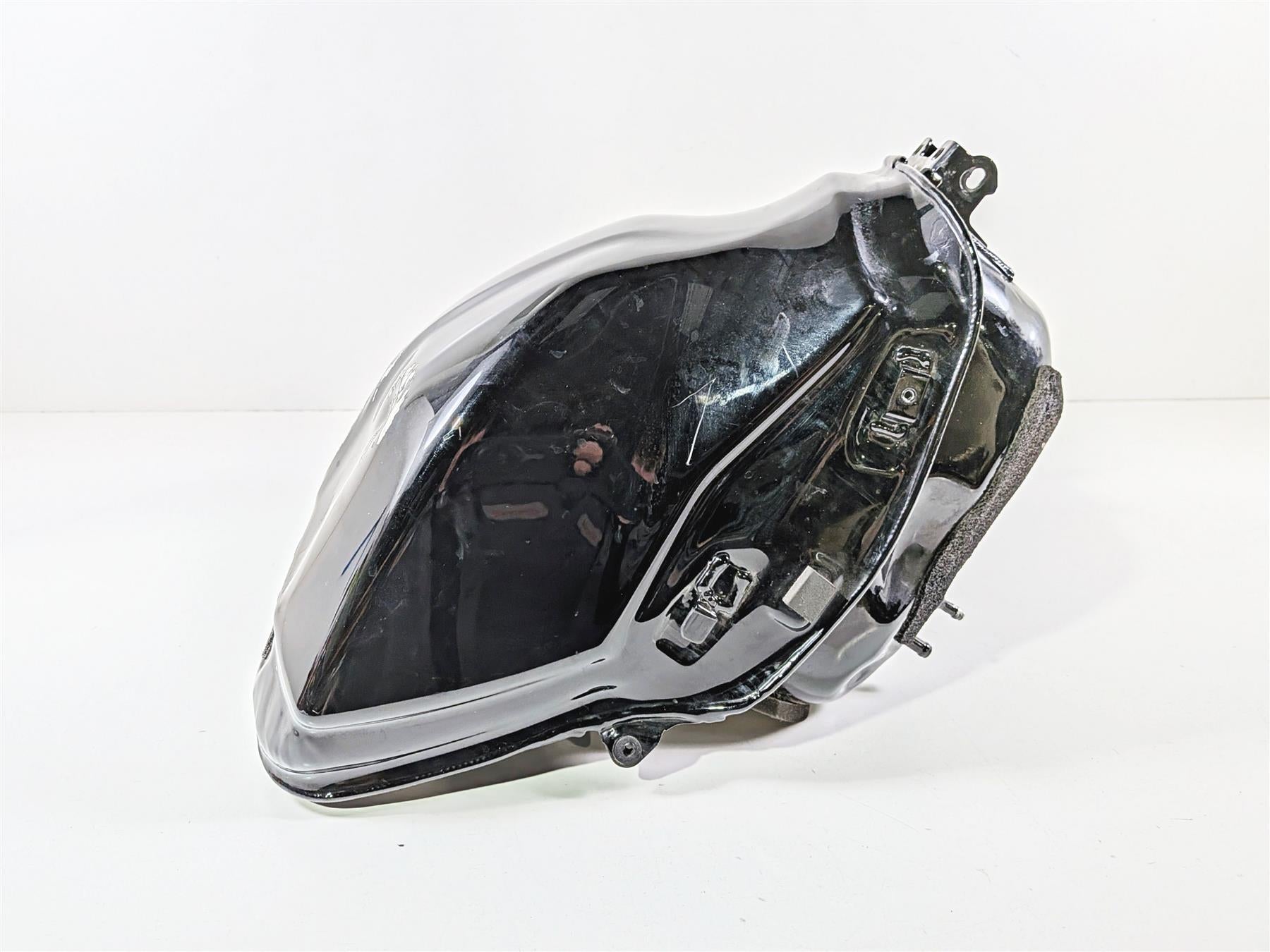 2024 Yamaha YZF R1 RN65 Fuel Gas Petrol Tank + Side Covers 2CR-YK241-10 {{ shop.shopifyCountryName }} - Mototech271