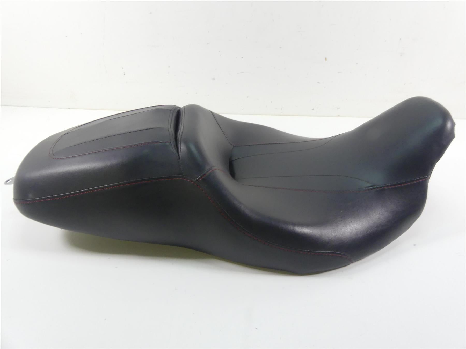 2013 Harley Touring FLHX Street Glide Front Driver Seat Saddle -No Tear 52000142 {{ shop.shopifyCountryName }} - Mototech271