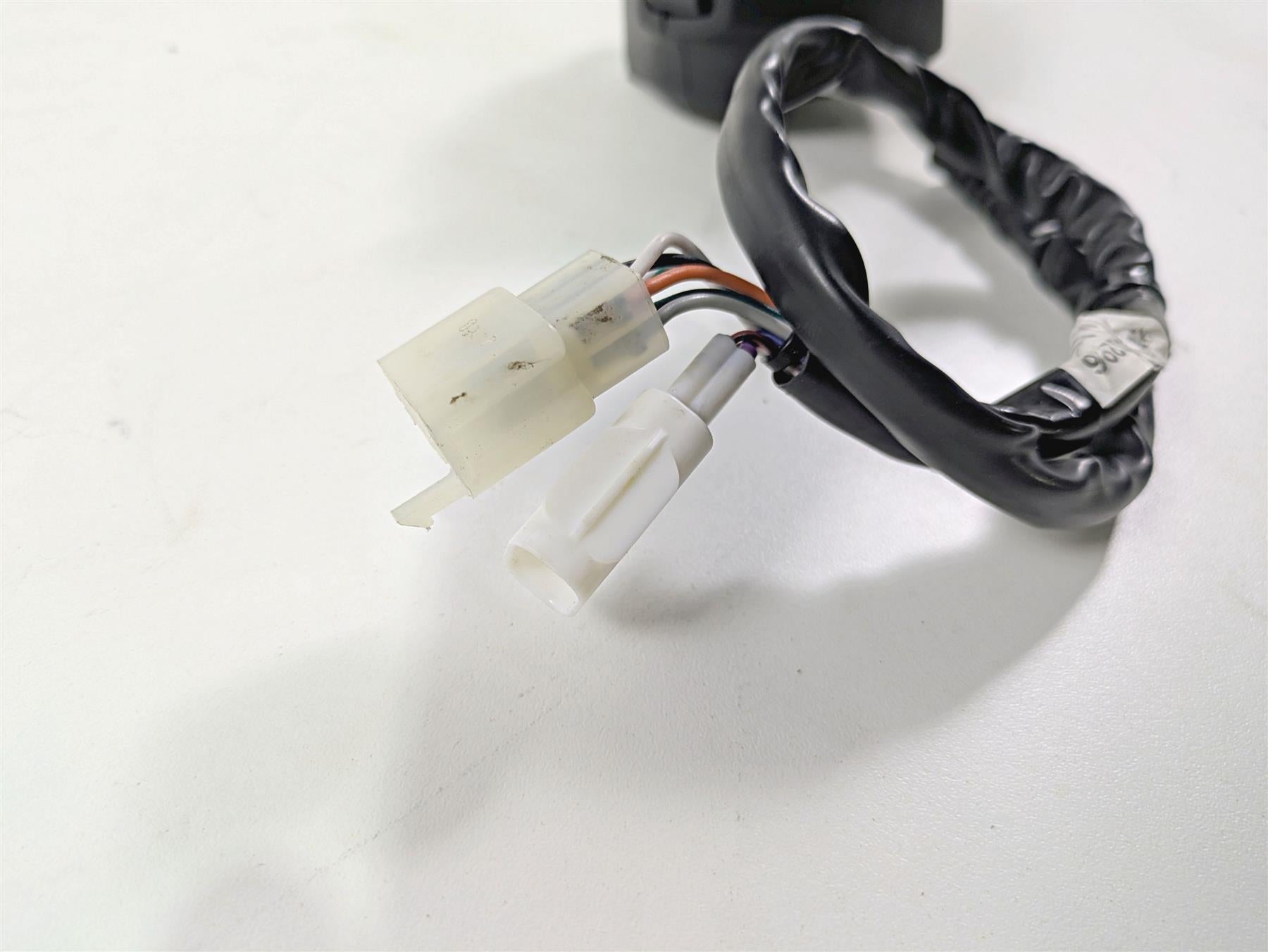 2017 Aprilia RSV 1100 Tuono V4 Factory Left Hand Light Control Switch 2D0002965 {{ shop.shopifyCountryName }} - Mototech271