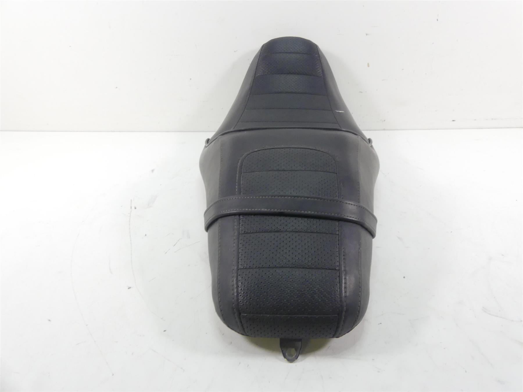 2015 Harley FXDL Dyna Low Rider Dual Seat Saddle 52000136 {{ shop.shopifyCountryName }} - Mototech271