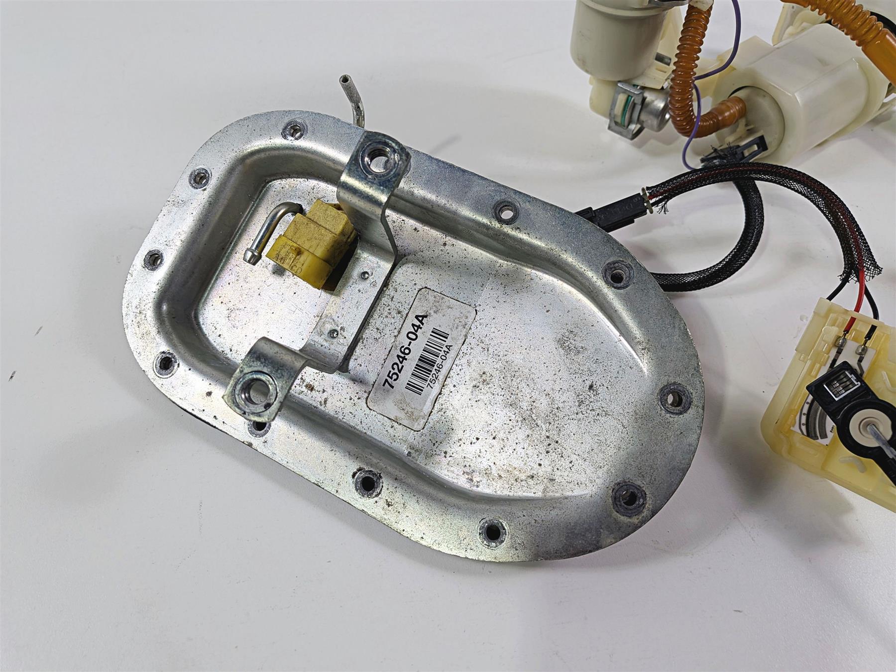 2014 Harley FXDL Dyna Low Rider Fuel Gas Petrol Pump & Sending Unit 75246-04A {{ shop.shopifyCountryName }} - Mototech271