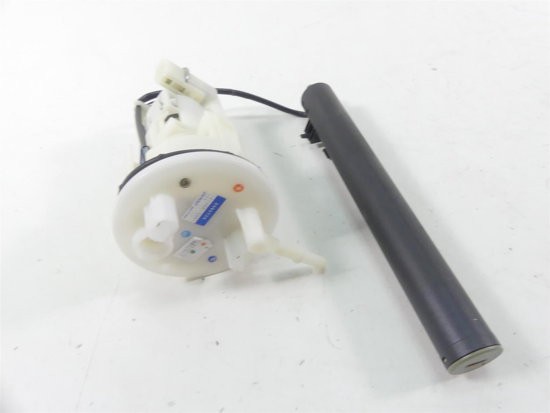 2018 Triumph Street Triple 765RS Fuel Gas Petrol Pump & Sending Unit T2400735 {{ shop.shopifyCountryName }} - Mototech271
