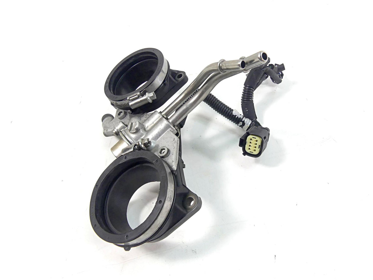 2013 Harley VRSCF Muscle Vrod Fuel Gas Petrol Injectors Set 27662-01B 27665-01A {{ shop.shopifyCountryName }} - Mototech271