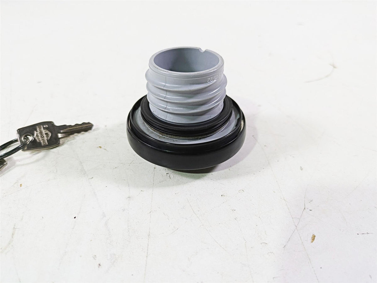 2018 Harley Softail FXFBS Fat Bob Fuel Tank Gas Cap + Key Set 61100124A {{ shop.shopifyCountryName }} - Mototech271