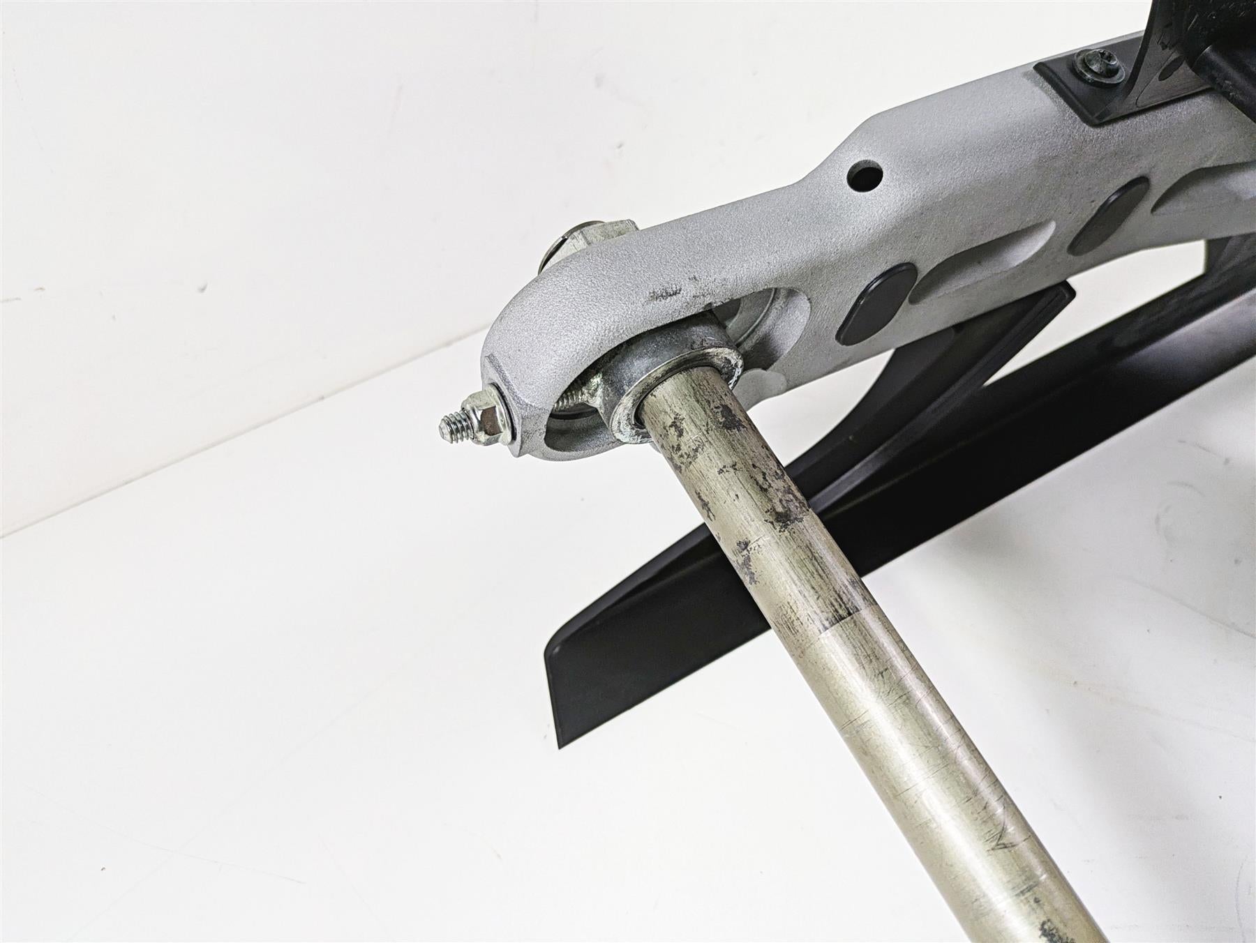 2009 Harley XR1200 Sportster Swingarm Swing Arm + Axle & Guard 47674-08 47680-08 {{ shop.shopifyCountryName }} - Mototech271
