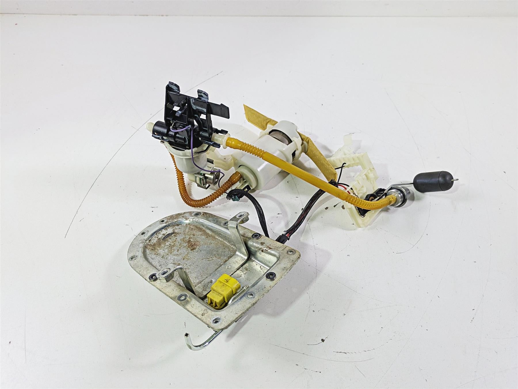 2011 Harley FXDC Dyna Super Glide Fuel Gas Petrol Pump - Tested 75218-04D {{ shop.shopifyCountryName }} - Mototech271