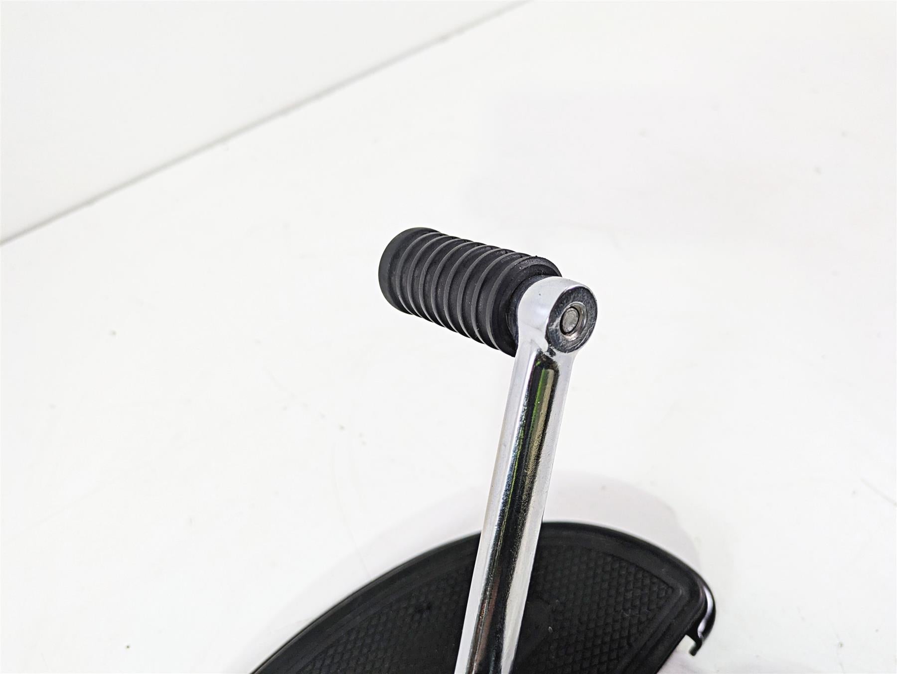 2017 Harley FLS Softail Slim Left Front Floorboard & Shifter 33630-07A 33895-82E {{ shop.shopifyCountryName }} - Mototech271