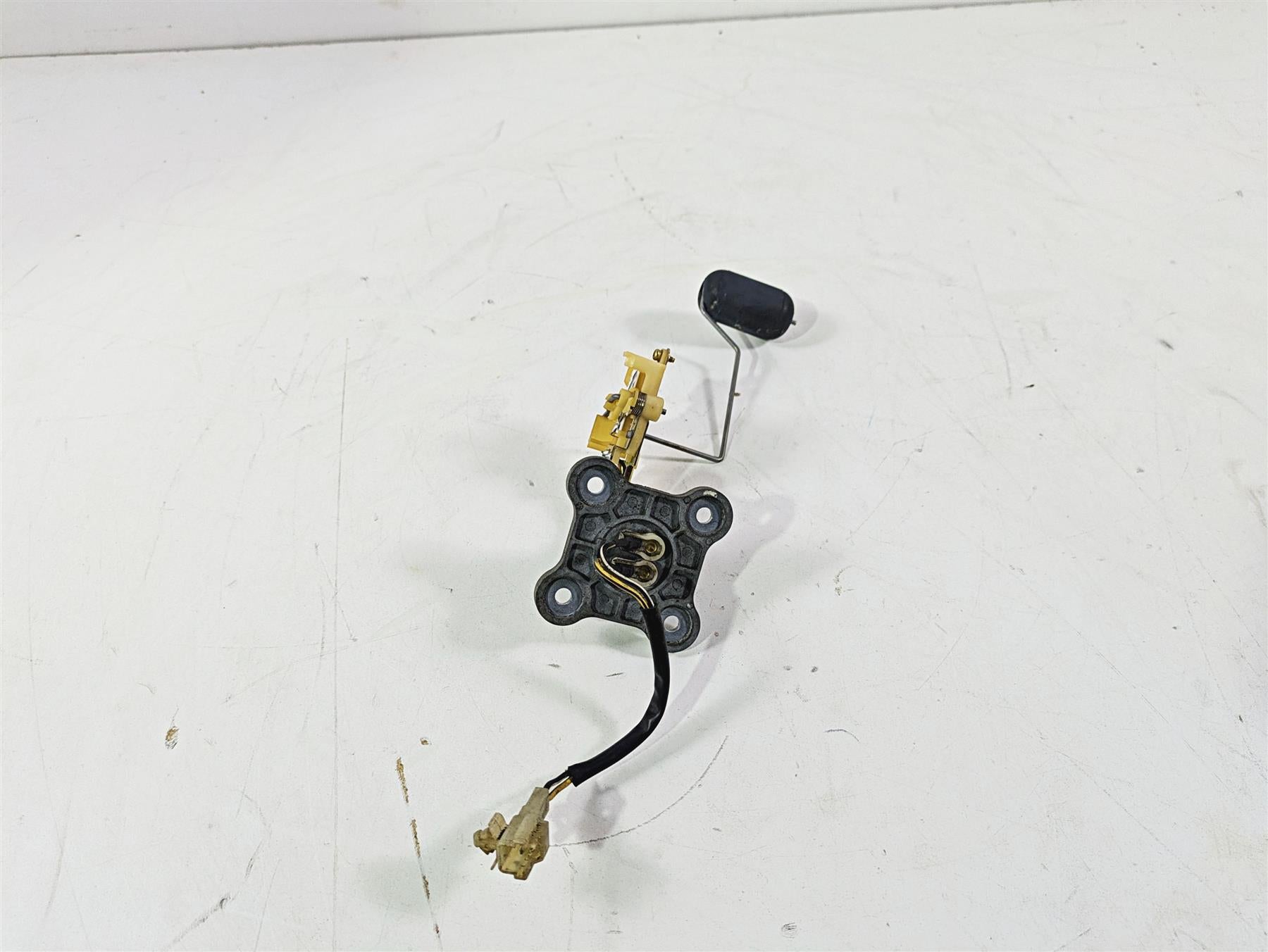 2003 Suzuki GSF1200 Bandit Fuel Level Sending Unit - Tested 34810-31F01 {{ shop.shopifyCountryName }} - Mototech271