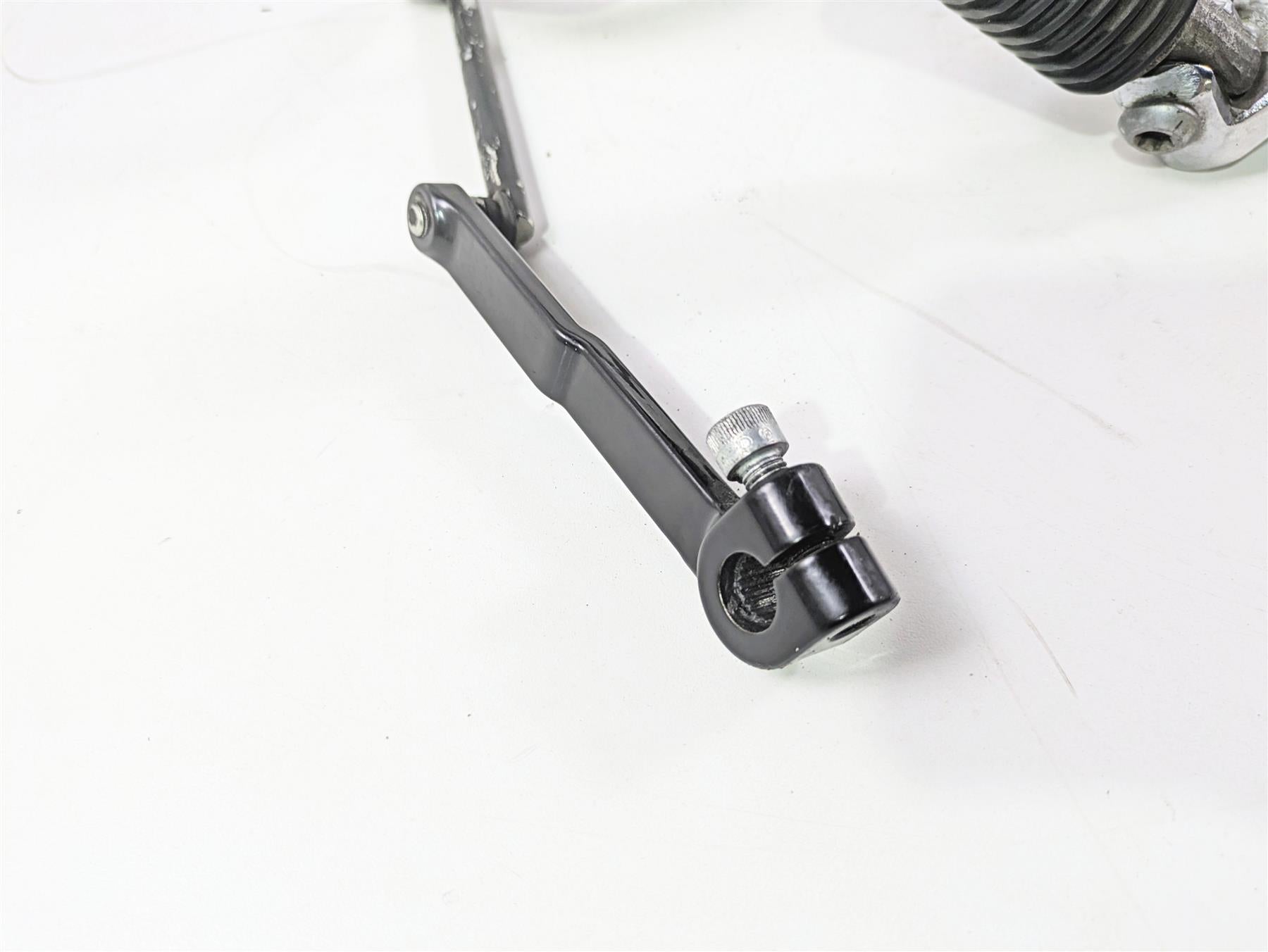 2010 Harley Dyna FXDB Street Bob Front Mid Left Foot Peg & Shifter Set 50667-07 {{ shop.shopifyCountryName }} - Mototech271