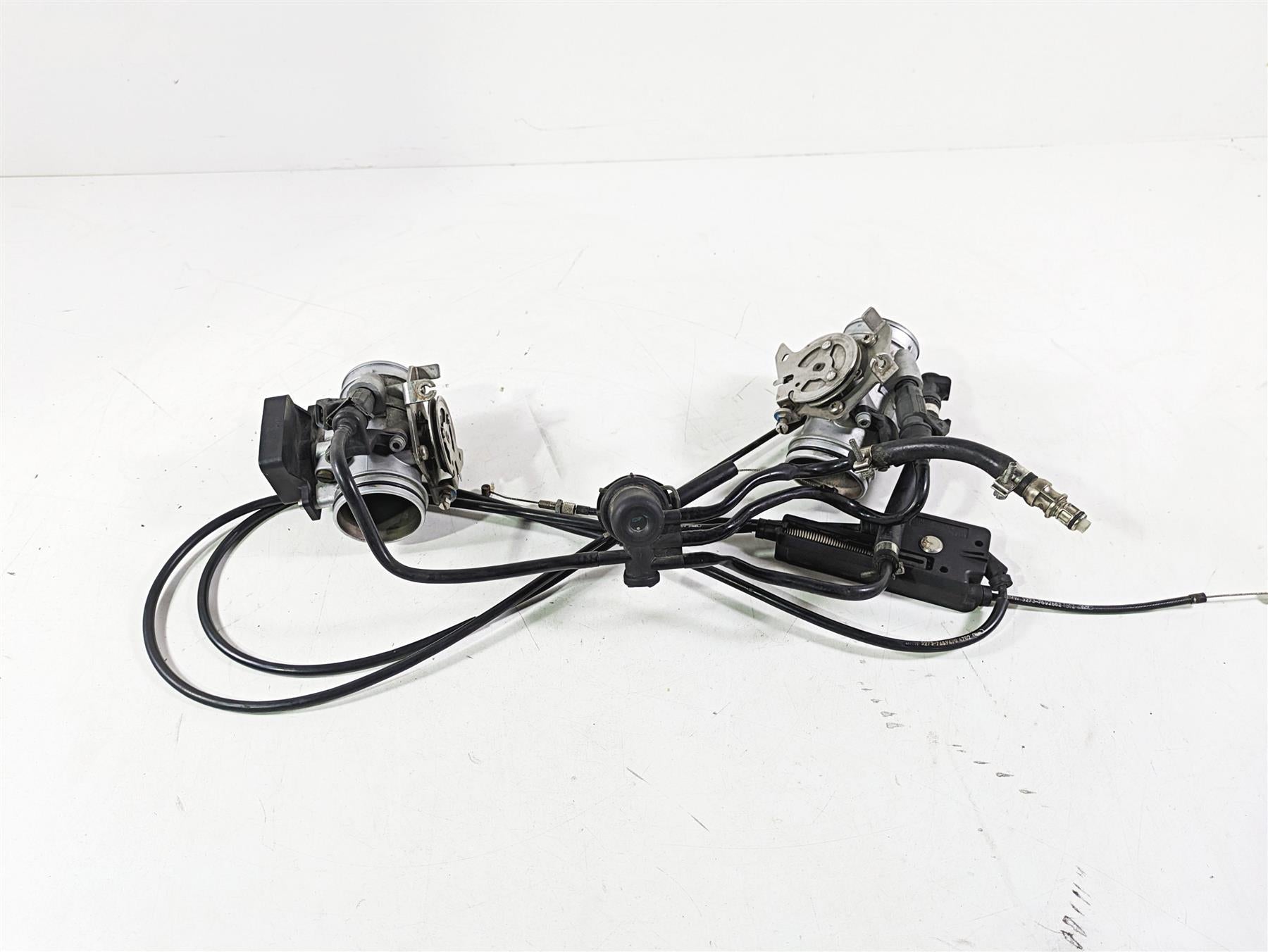 2004 BMW R1150GS R21 Throttle Body Set & Junction Box 13541342495 13541342496 {{ shop.shopifyCountryName }} - Mototech271