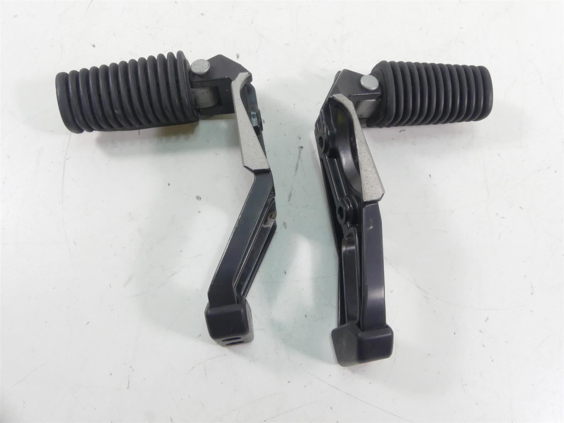2001 BMW R1150 GS R21 Rear Passenger Pillion Footpeg Foot Peg Set 46712314761 {{ shop.shopifyCountryName }} - Mototech271