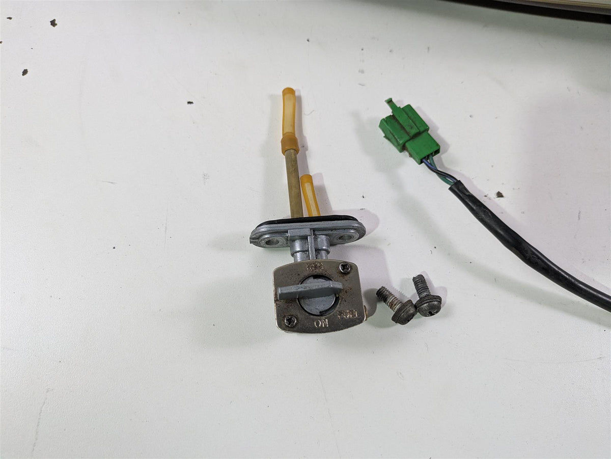 1999 Yamaha XV1600 Road Star Fuel Gas Tank + Petcock & Sender -Dent 4WM-Y2410-31 {{ shop.shopifyCountryName }} - Mototech271
