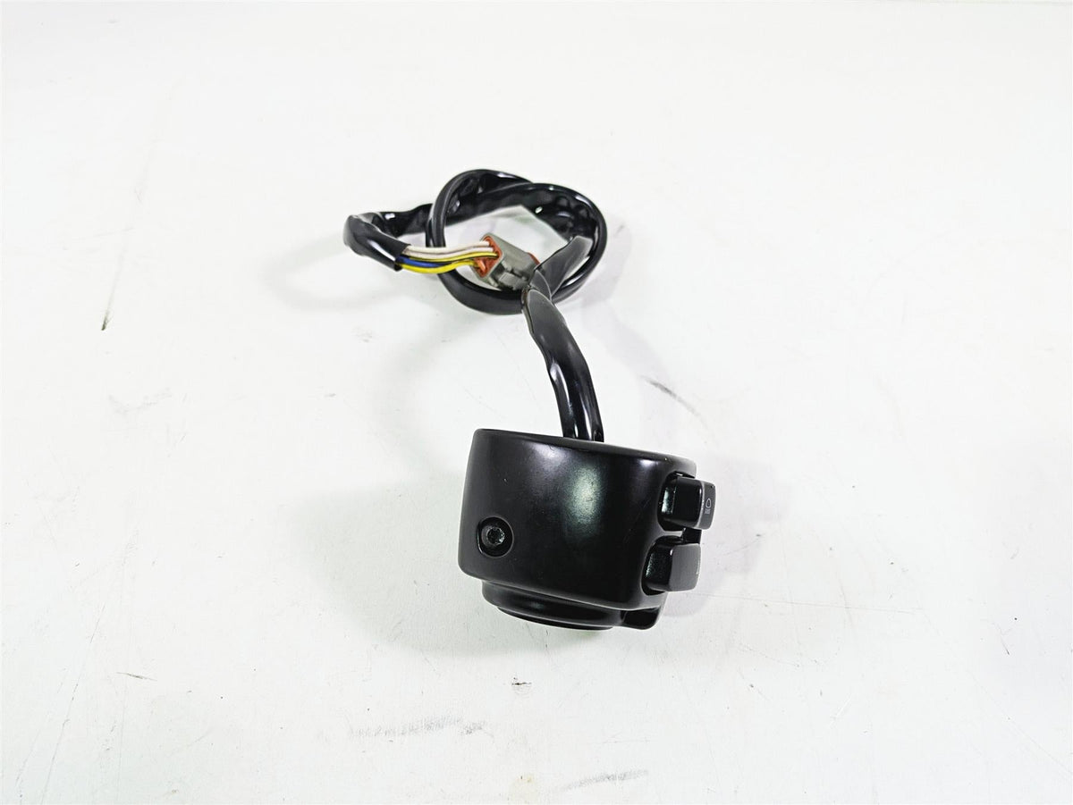 2006 Harley VRSCR Street V-Rod Left Hand Control Switch 71682-06A 71685-06A {{ shop.shopifyCountryName }} - Mototech271