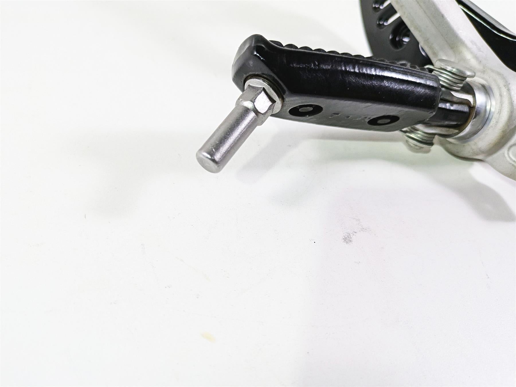 2009 Harley XR1200 Sportster Right Foot Peg & Brake Pedal Set 51045-08 {{ shop.shopifyCountryName }} - Mototech271