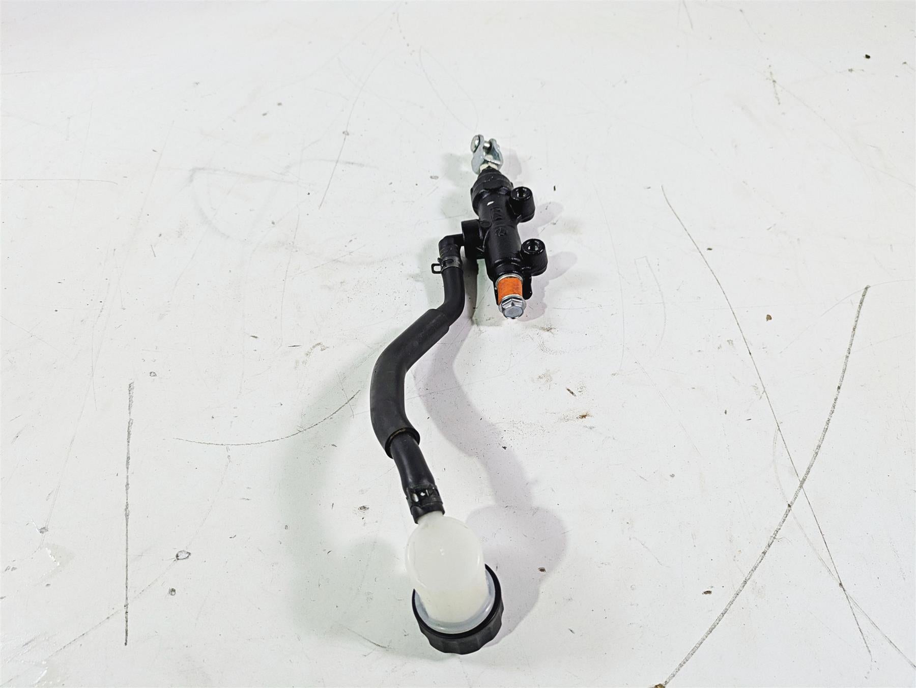 2024 Kawasaki ZX6R ZX636 Ninja Rear Brake Master Cylinder 1/2" 43015-0575 {{ shop.shopifyCountryName }} - Mototech271