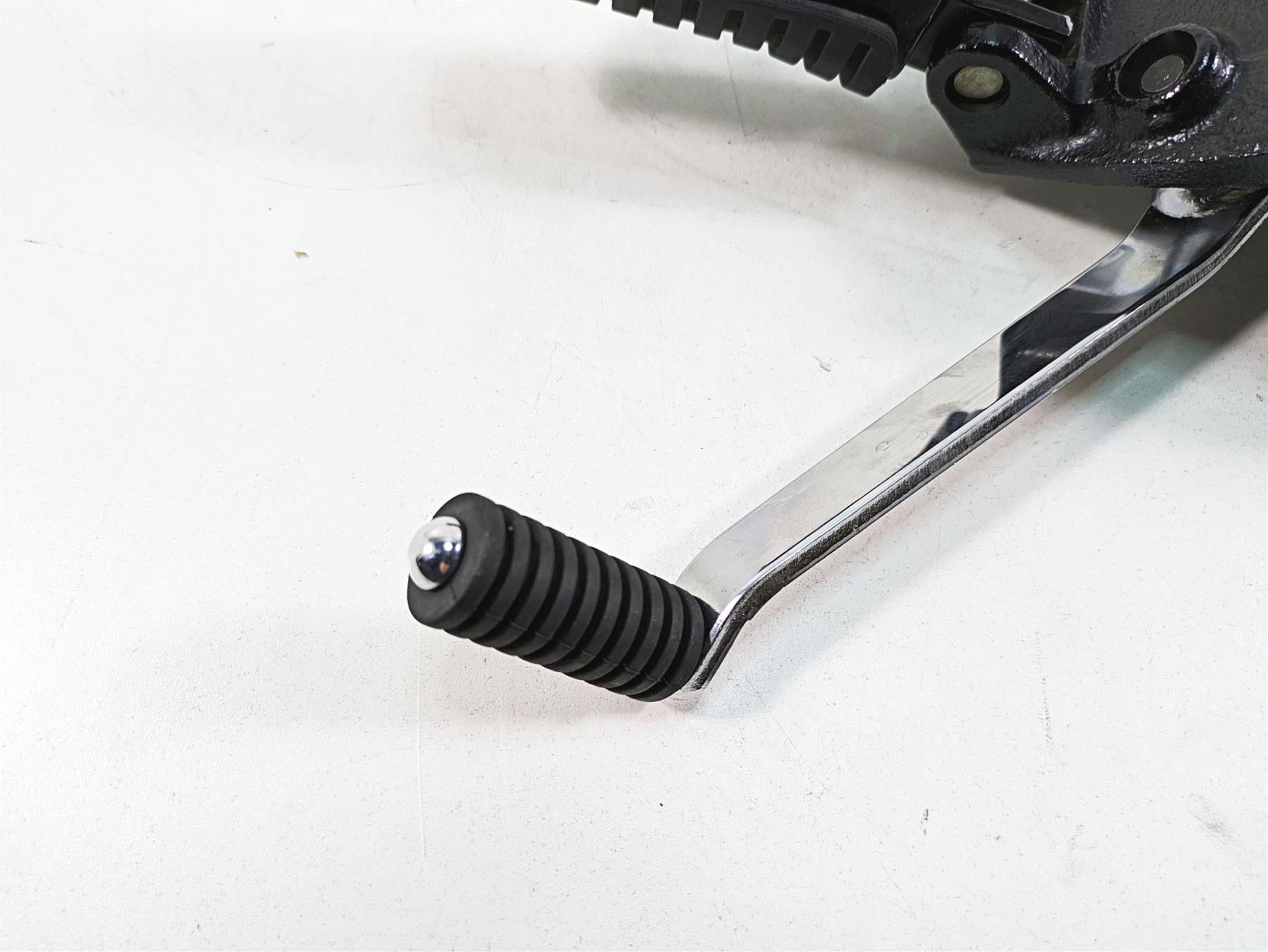 2016 Suzuki M109R VZR1800 Left Front Footpeg & Shifter Lever 43521-48G01 {{ shop.shopifyCountryName }} - Mototech271