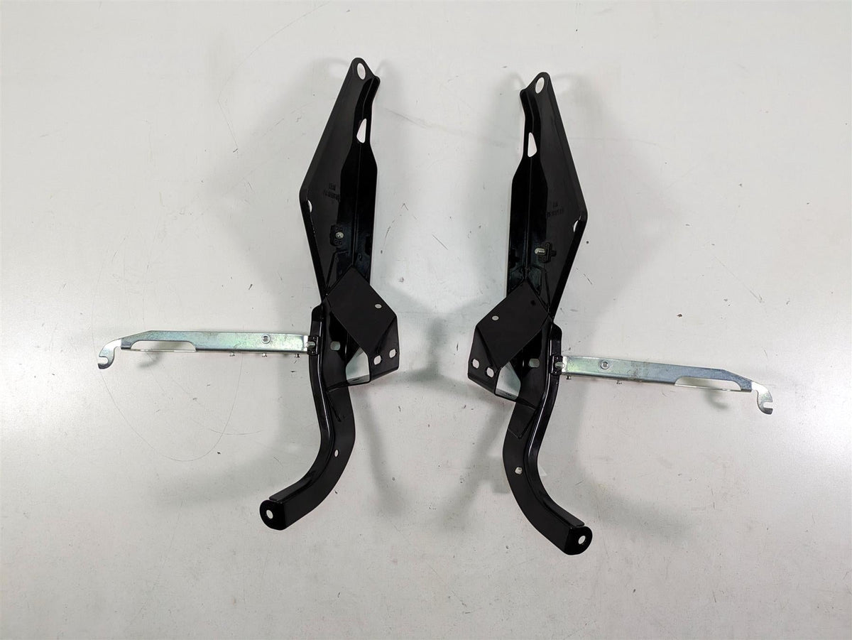 2006 Harley Touring FLHTCUI Electra Glide Front Fairing Mounts 58478-96 58479-96 {{ shop.shopifyCountryName }} - Mototech271