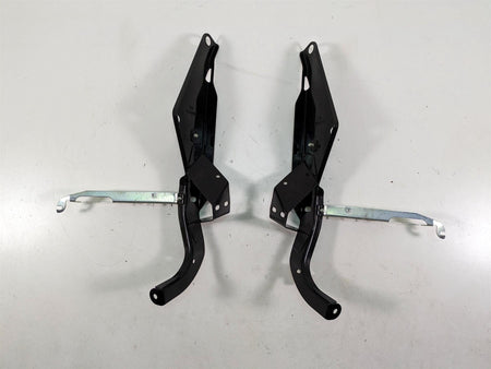 2006 Harley Touring FLHTCUI Electra Glide Front Fairing Mounts 58478-96 58479-96 {{ shop.shopifyCountryName }} - Mototech271