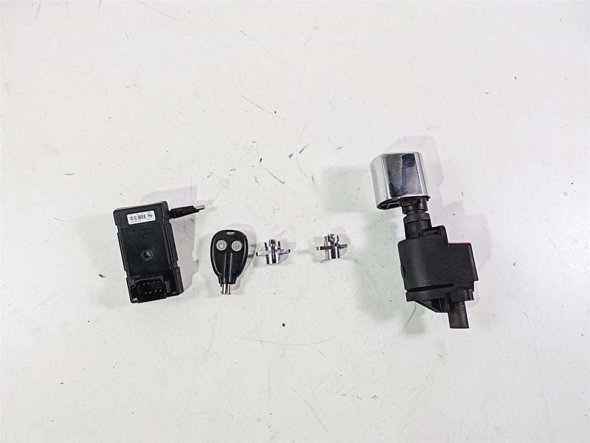 2011 Harley Touring FLHTCUSE CVO E-Glide Ignition Switch Power Lock 76611-10 {{ shop.shopifyCountryName }} - Mototech271