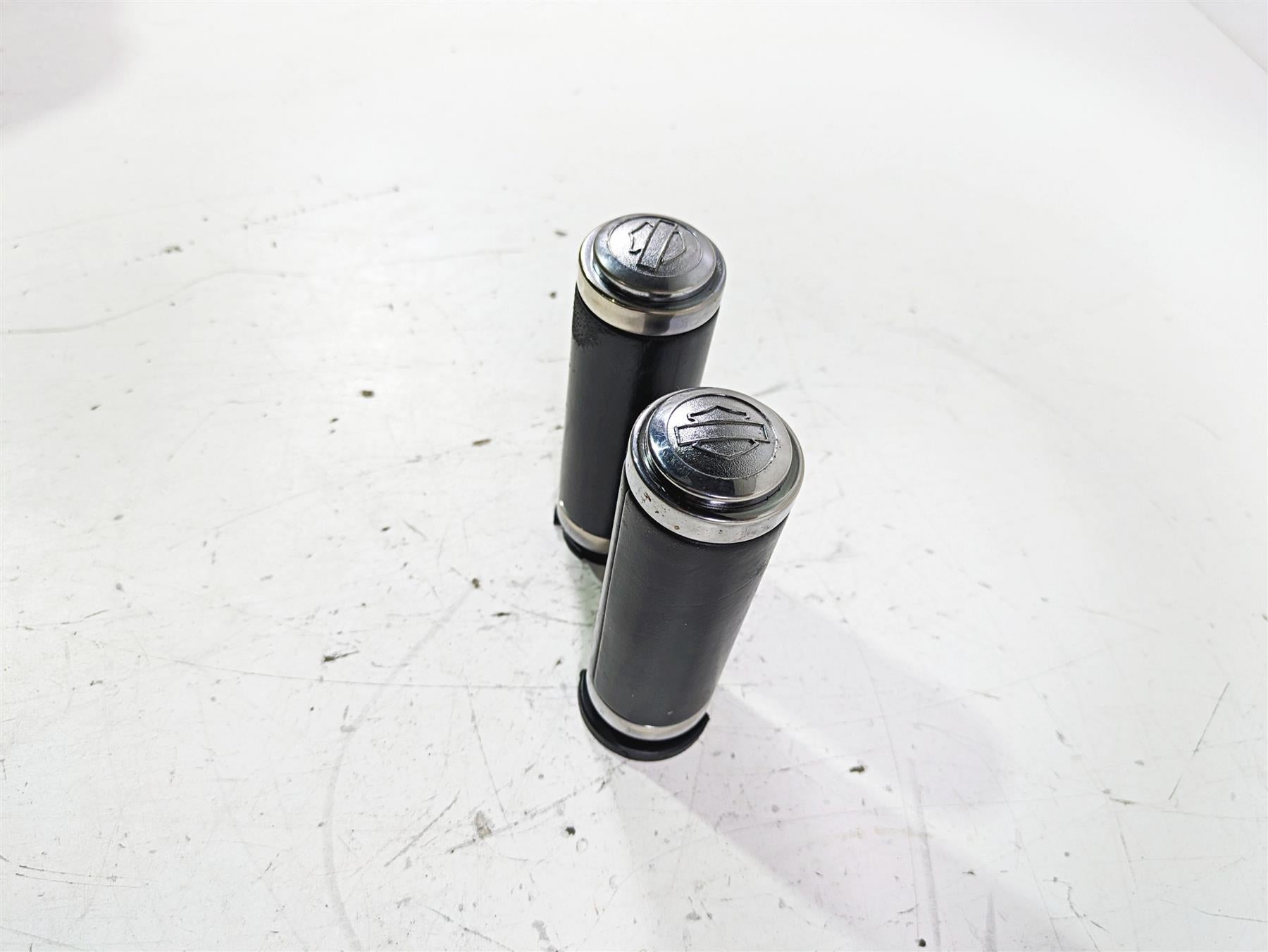2005 Harley Softail FLSTFSE CVO Fat Boy Left Right Hand Grip Set 56020-98A {{ shop.shopifyCountryName }} - Mototech271