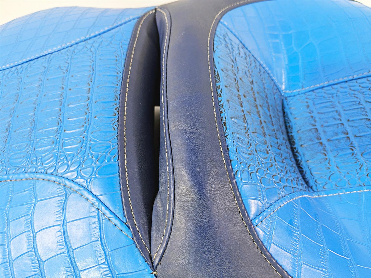 2011 Harley Touring FLHTCUSE CVO E-Glide Seat Blue Heated Alligator Skin 54112-11 {{ shop.shopifyCountryName }} - Mototech271