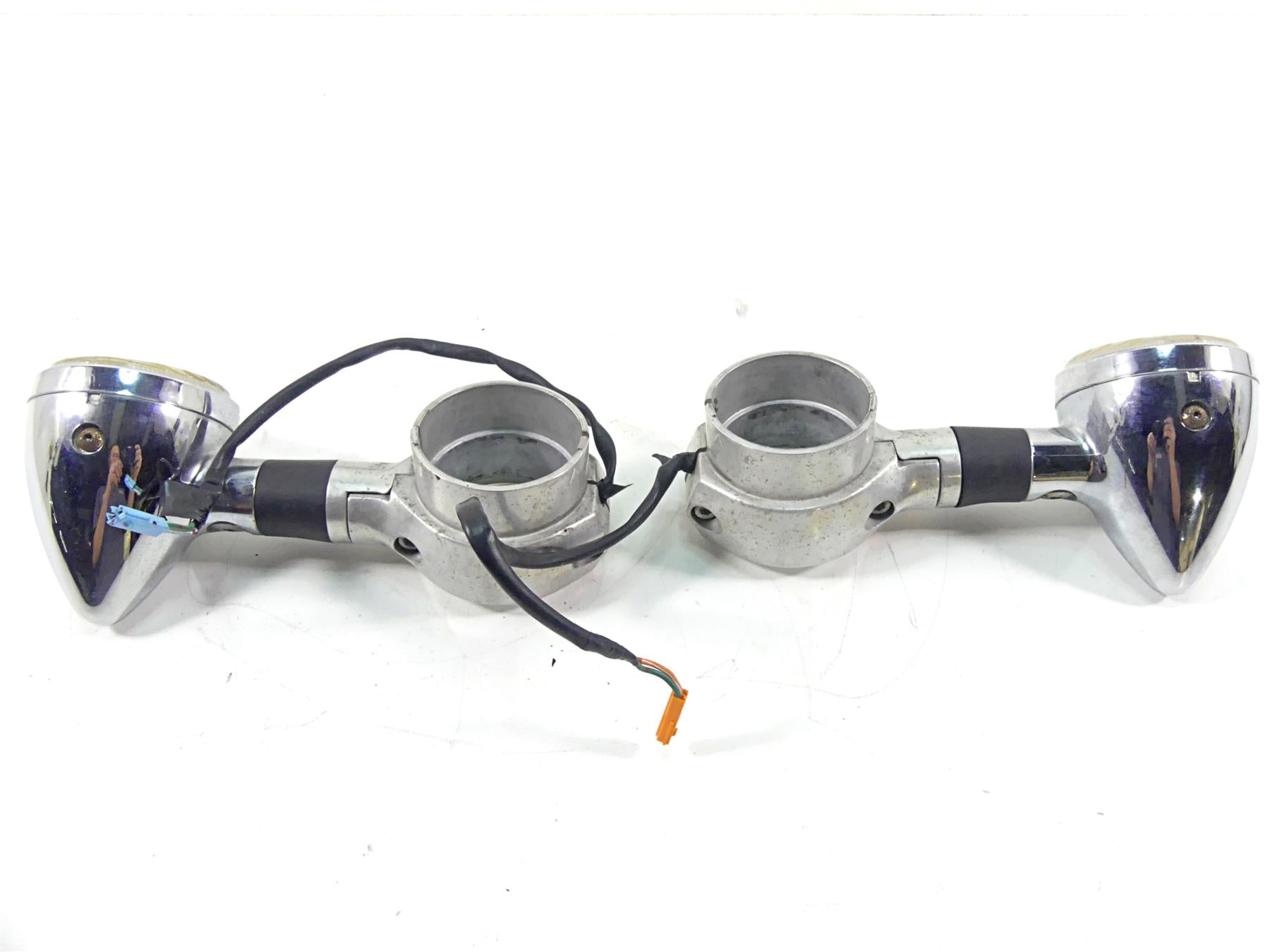 2007 Honda VTX1800 T2 Front Blinker & Clamp Set 33400-MCV-R11 33450-MCV-R11 {{ shop.shopifyCountryName }} - Mototech271