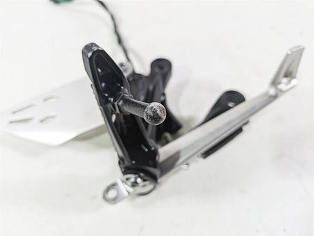 2020 Kawasaki ZX6R Ninja Right Foot Peg Brake Pedal Lever 35063-0590-18R {{ shop.shopifyCountryName }} - Mototech271