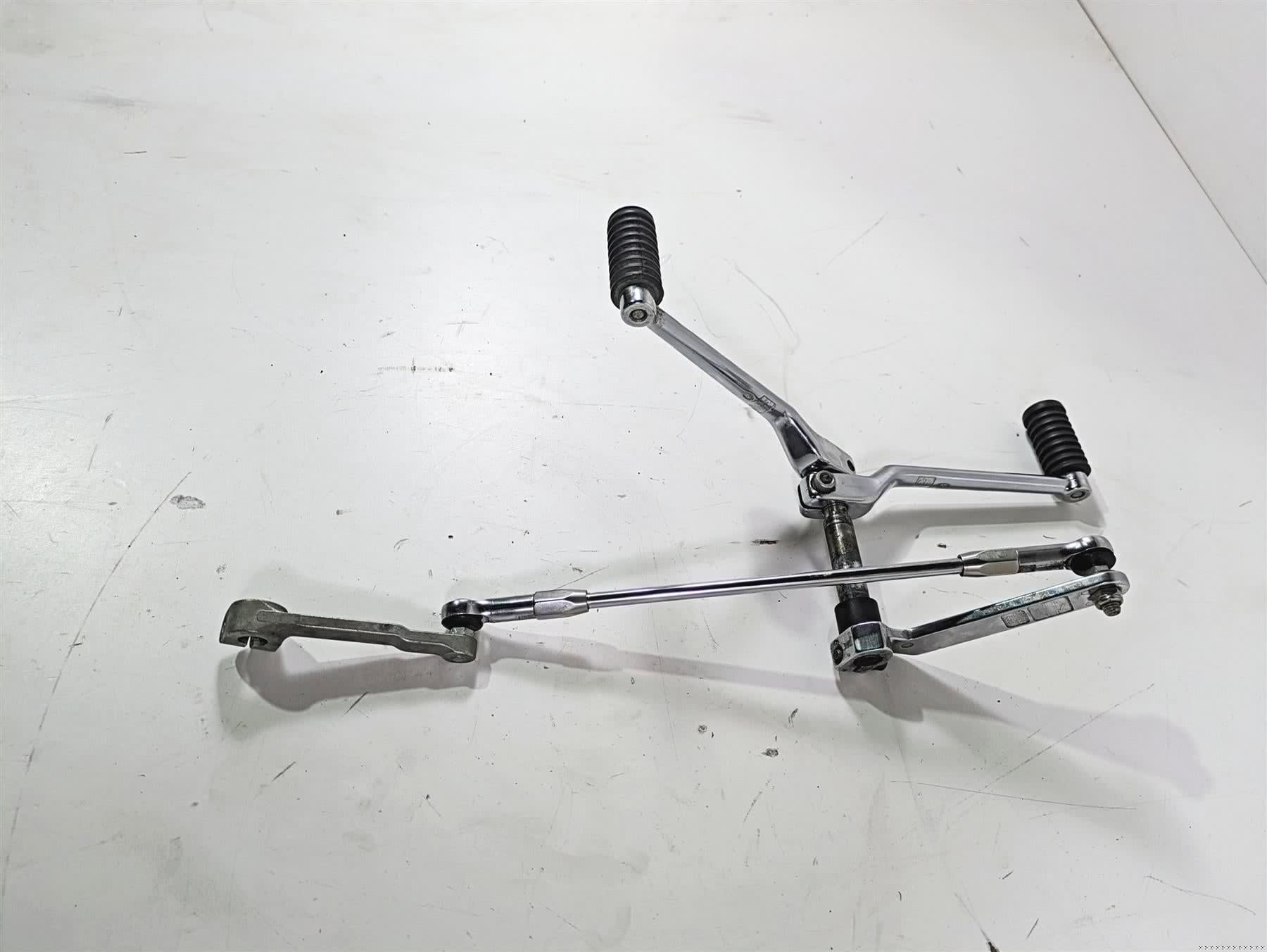 2008 Harley Touring FLHTCU E-Glide 105TH Heel Toe Shifter Lever Set 33895-82E {{ shop.shopifyCountryName }} - Mototech271